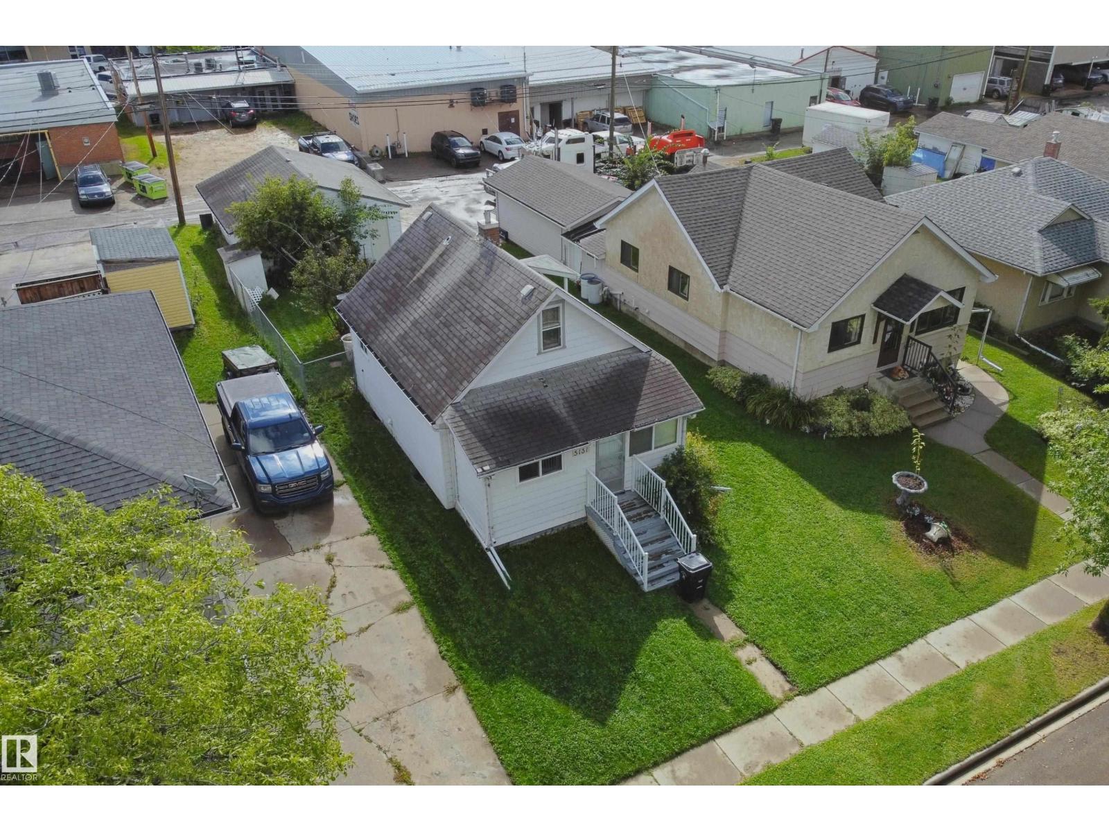 5131 51 Street Property Photo 32