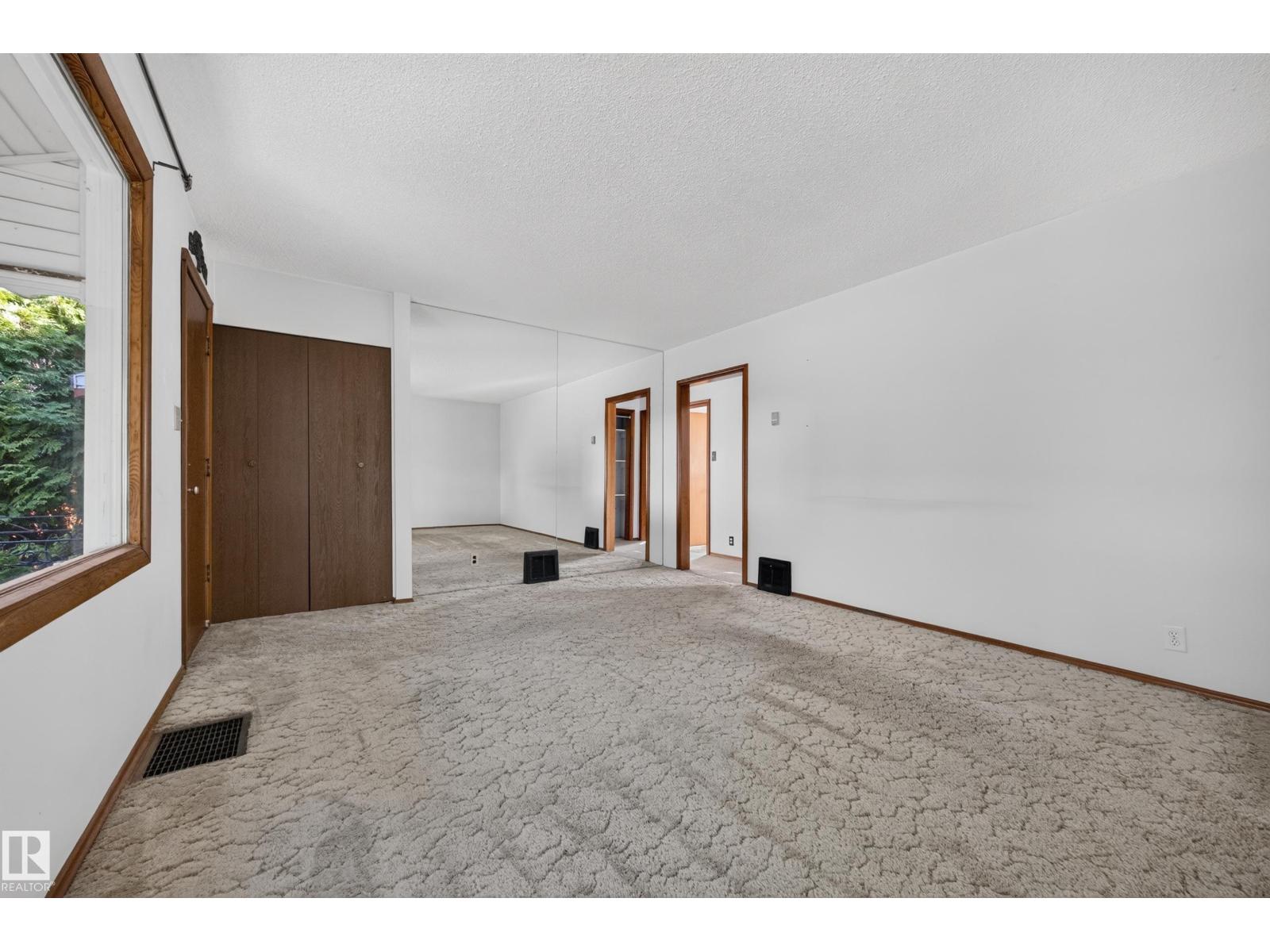 11109 38 St Nw Property Photo 4