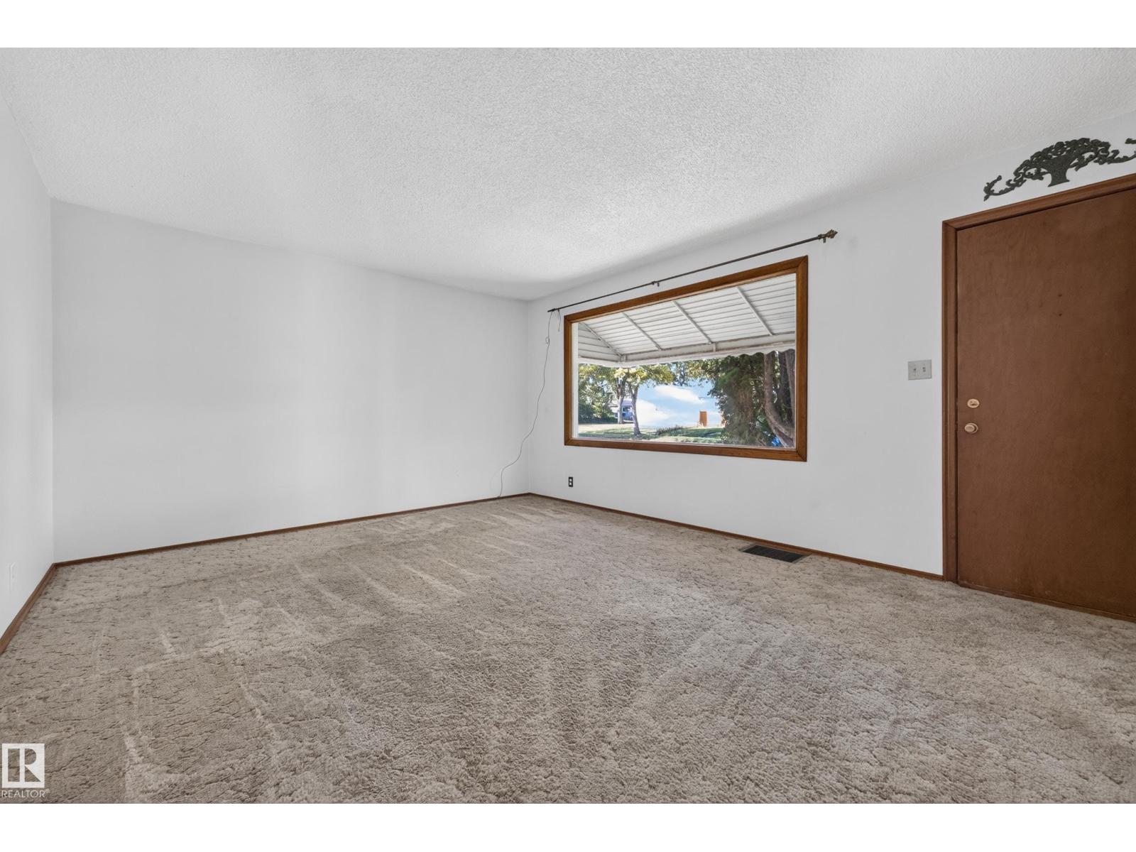 11109 38 St Nw Property Photo 6