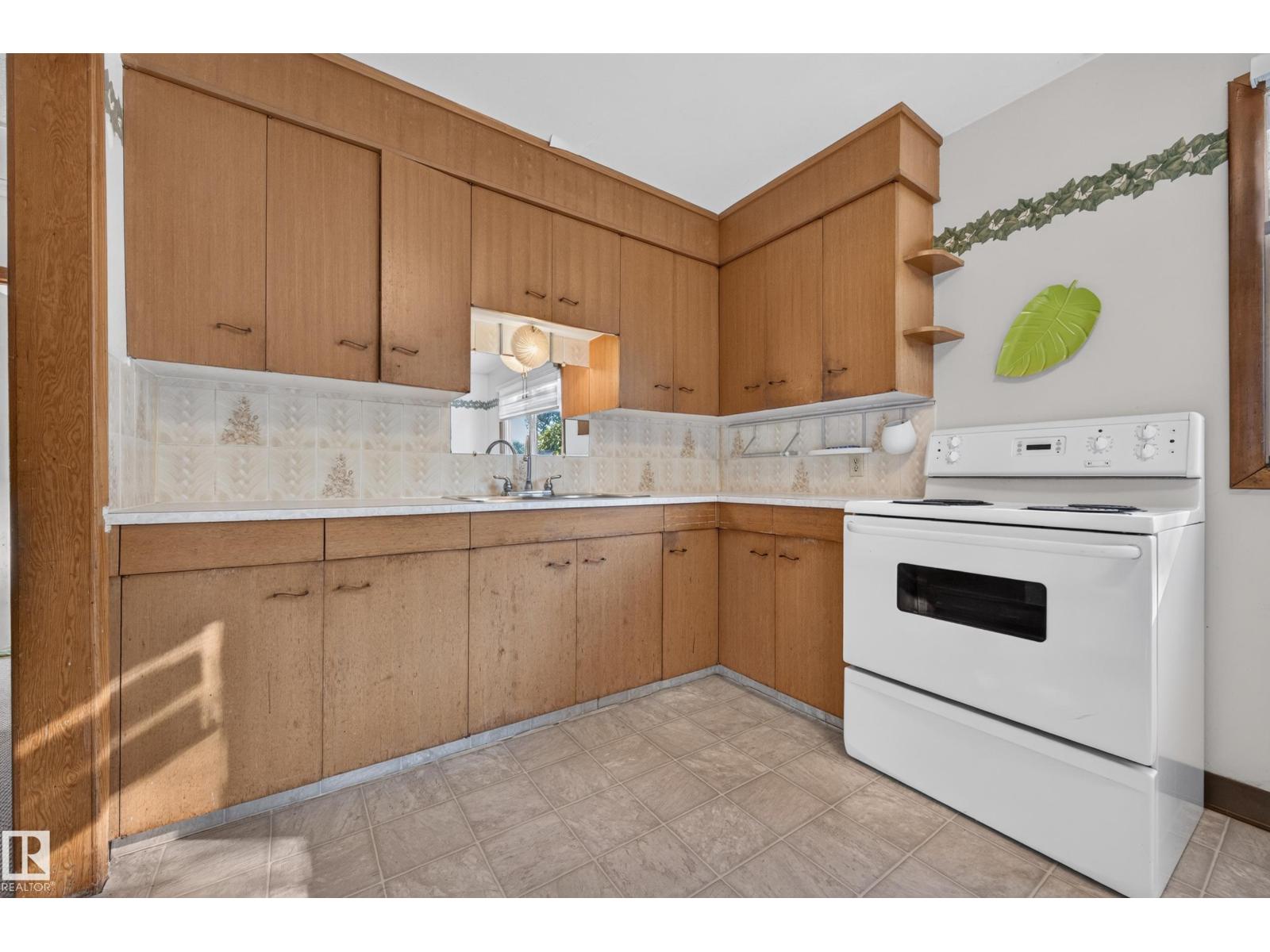 11109 38 St Nw Property Photo 8