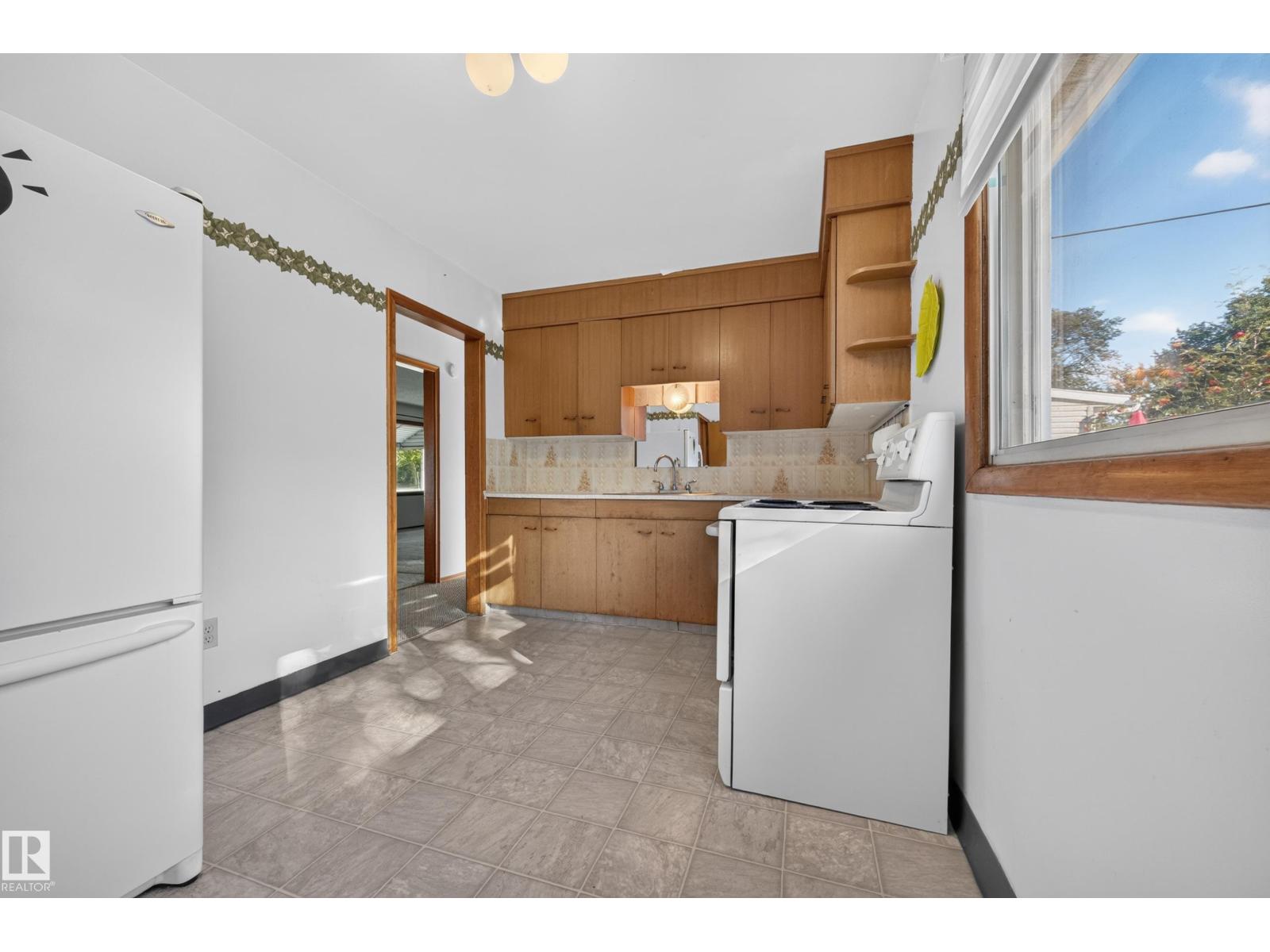 11109 38 St Nw Property Photo 10
