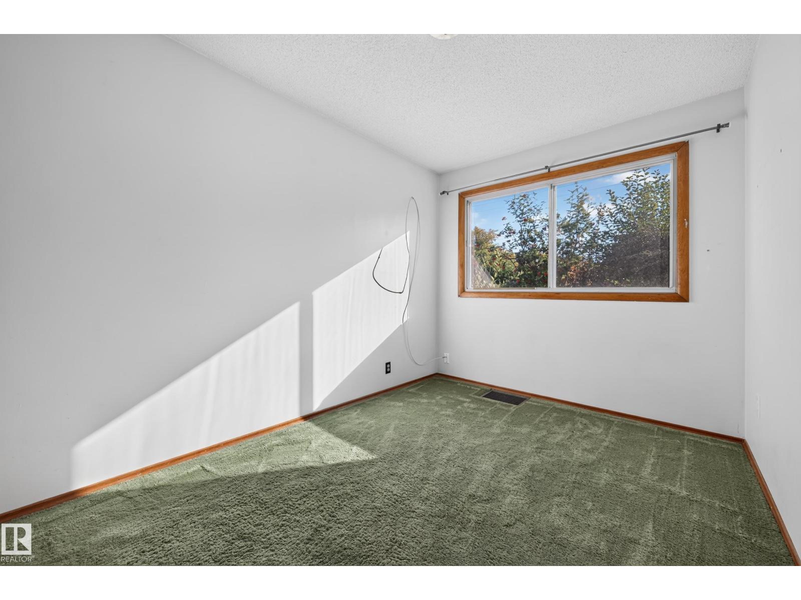 11109 38 St Nw Property Photo 11