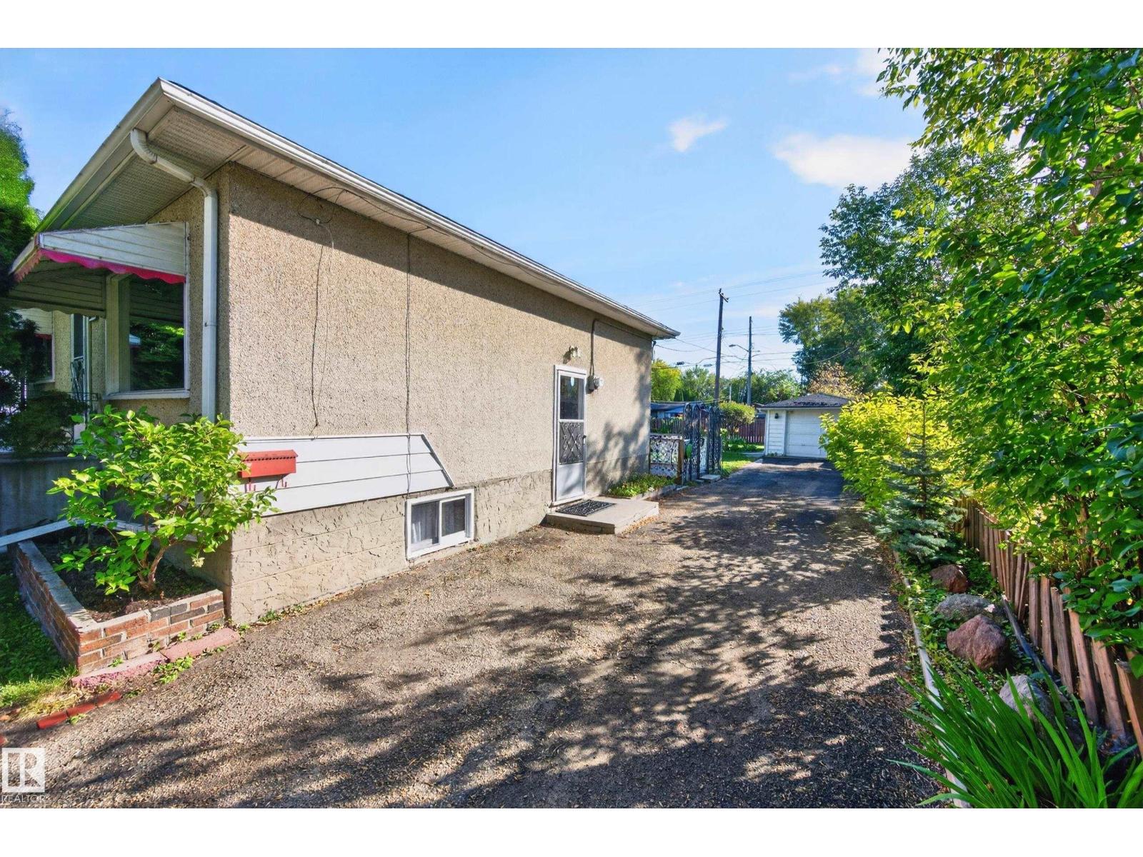 11109 38 St Nw Property Photo 29