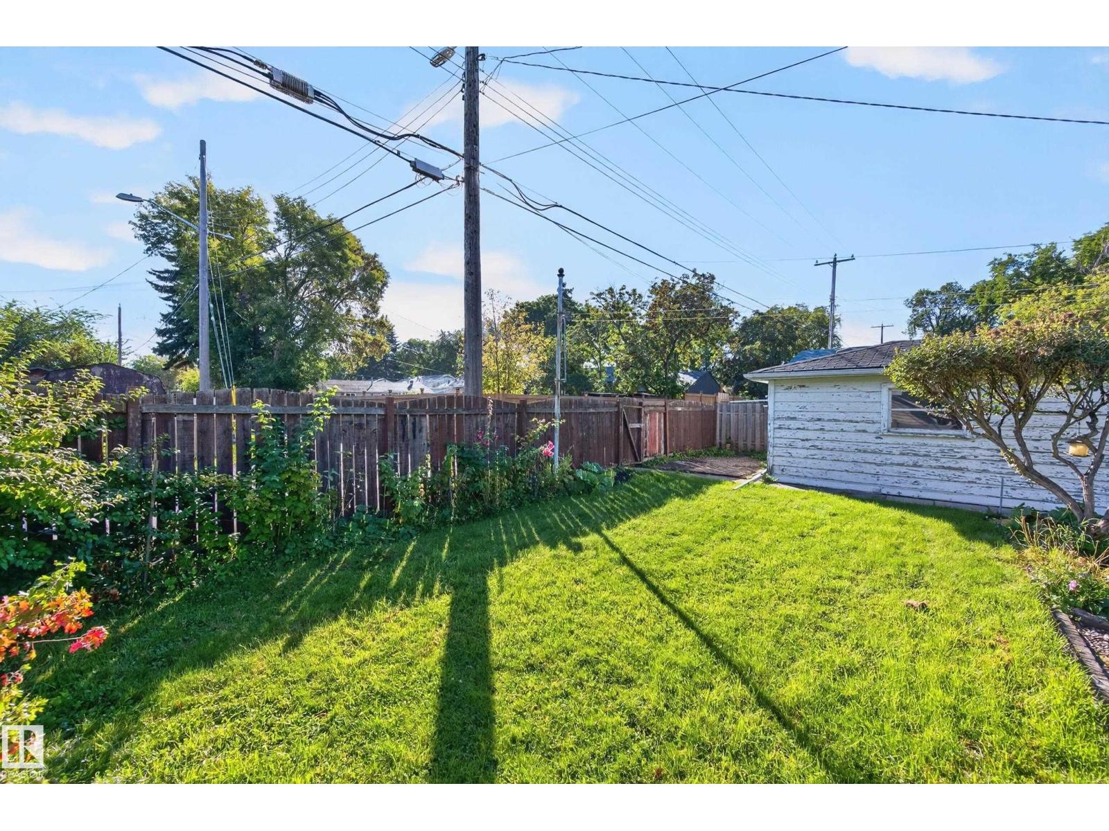 11109 38 St Nw Property Photo 41
