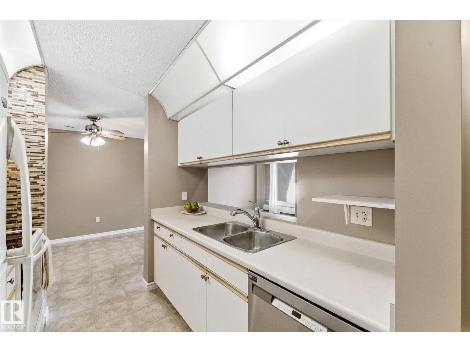 #104 2508 50 St Nw Property Photo 3