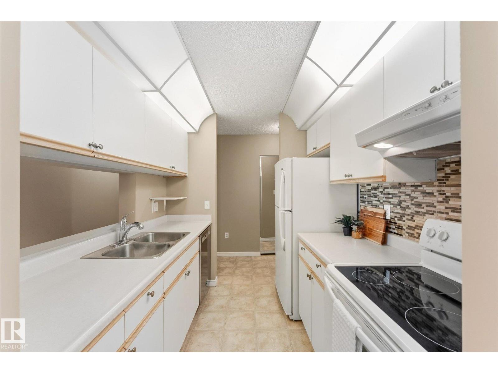 #104 2508 50 St Nw Property Photo 4