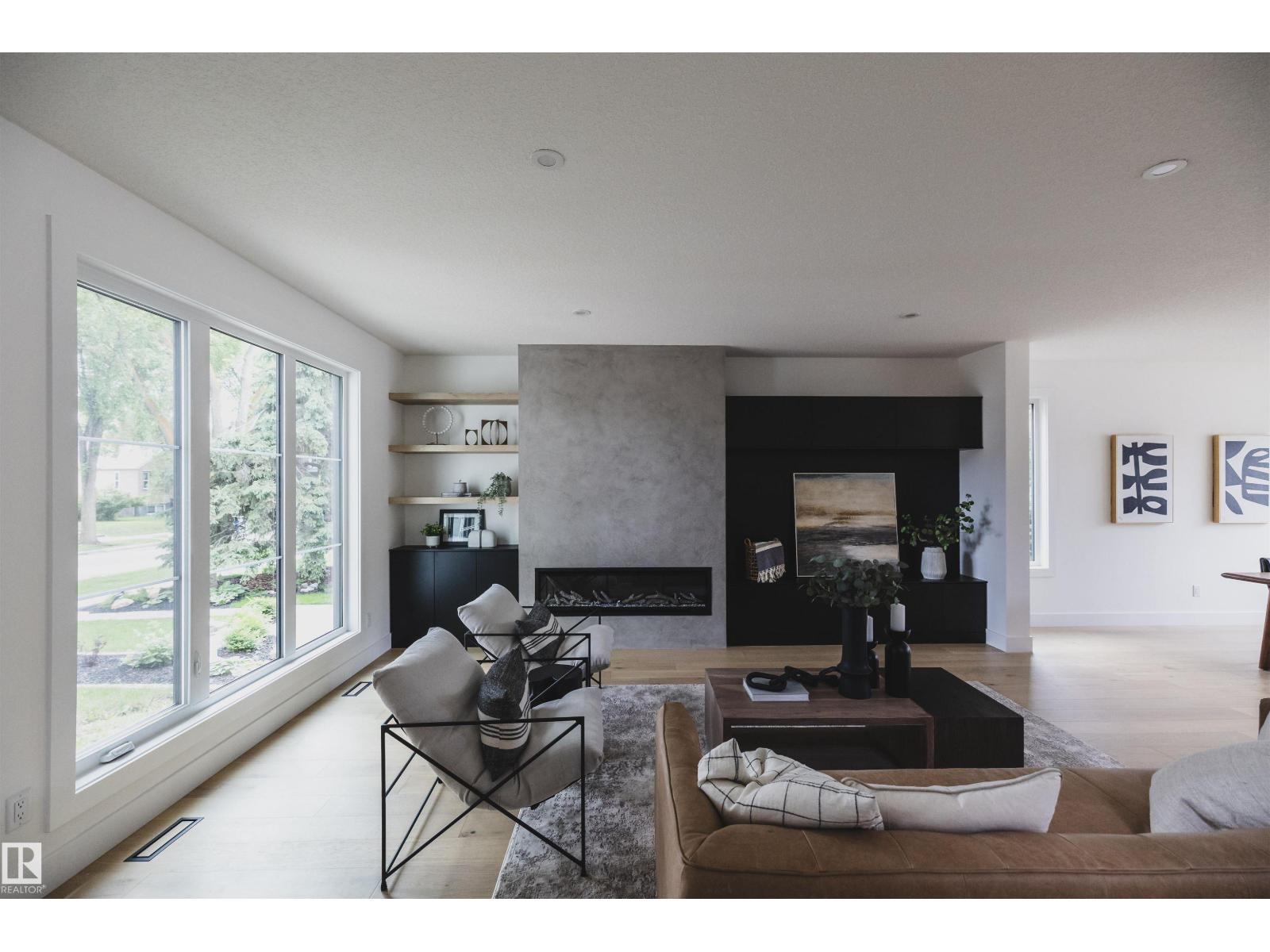10954 62 Av Nw Property Photo 4