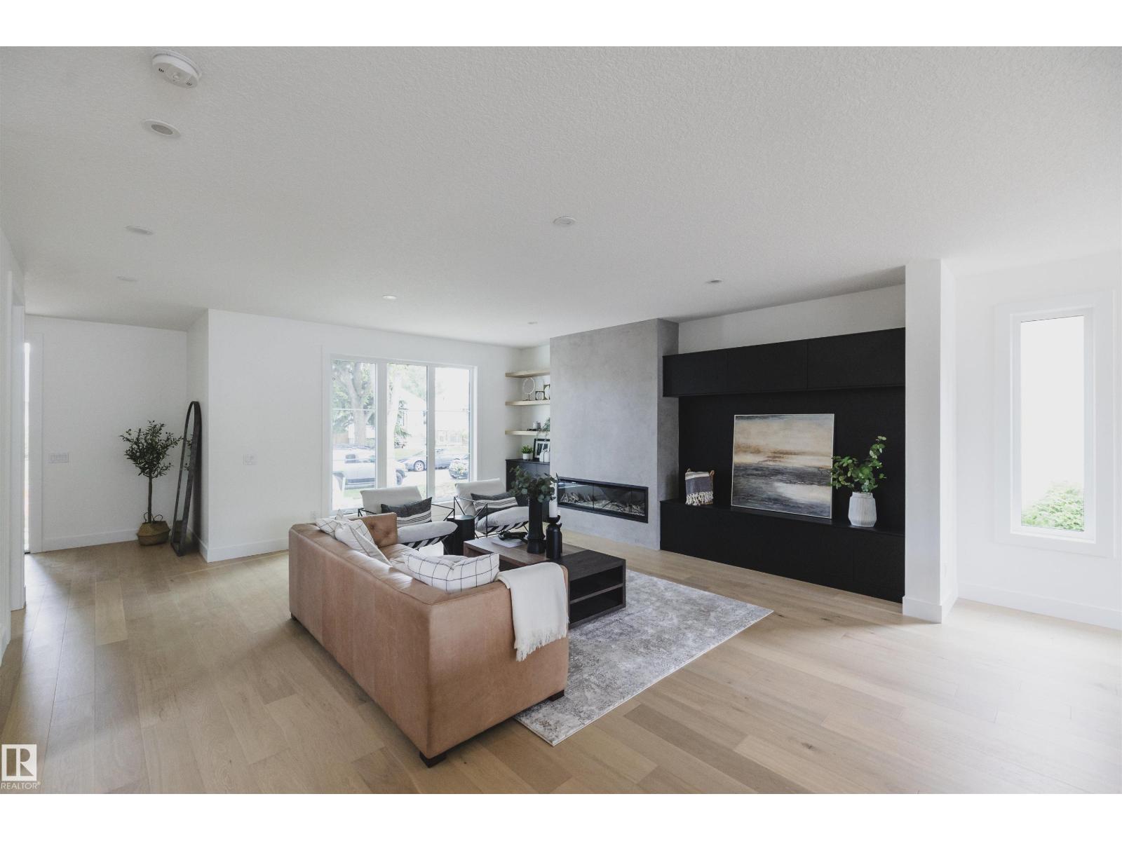 10954 62 Av Nw Property Photo 7