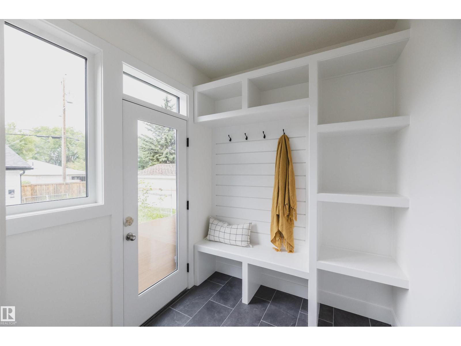 10954 62 Av Nw Property Photo 16