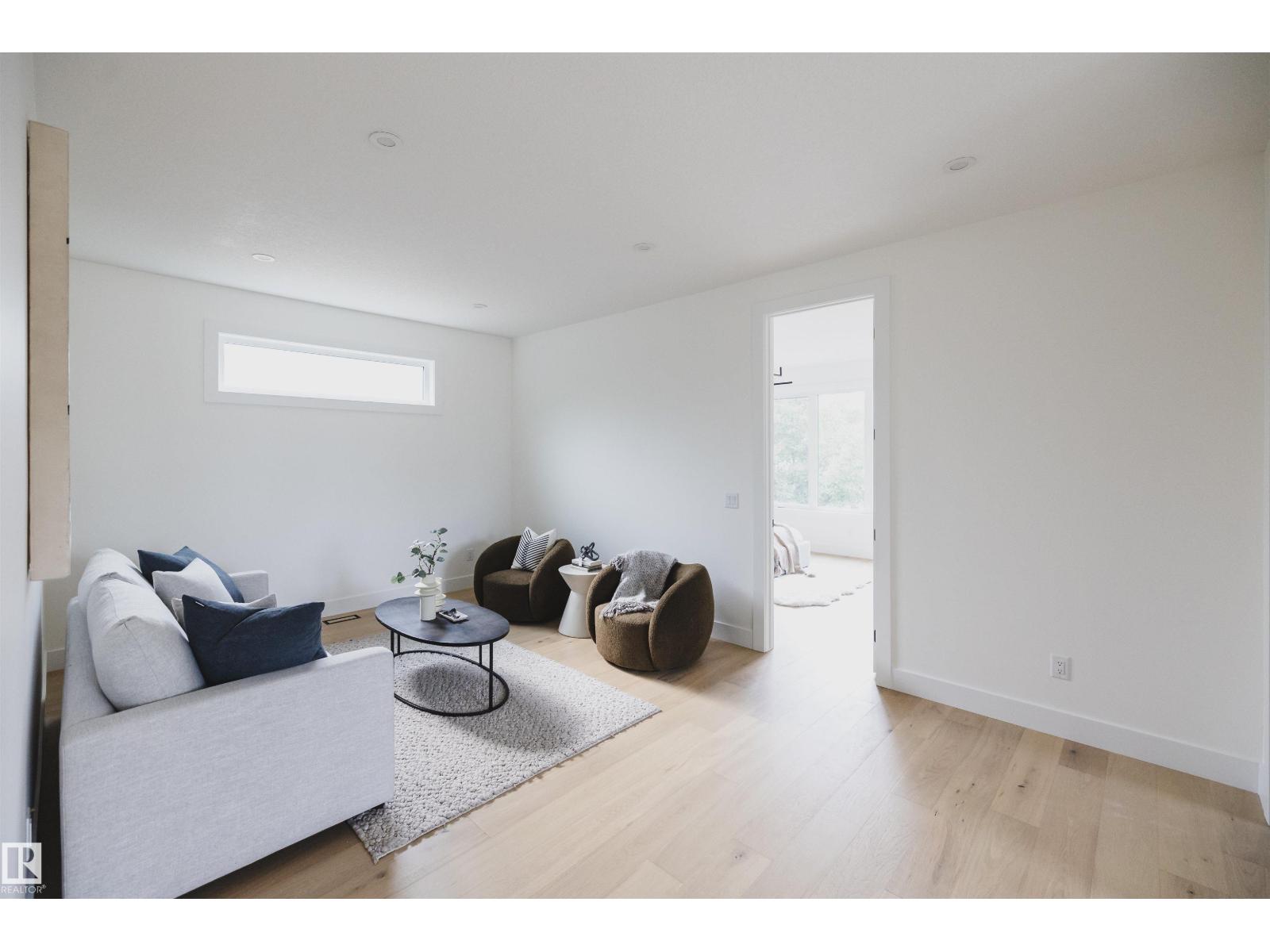 10954 62 Av Nw Property Photo 18
