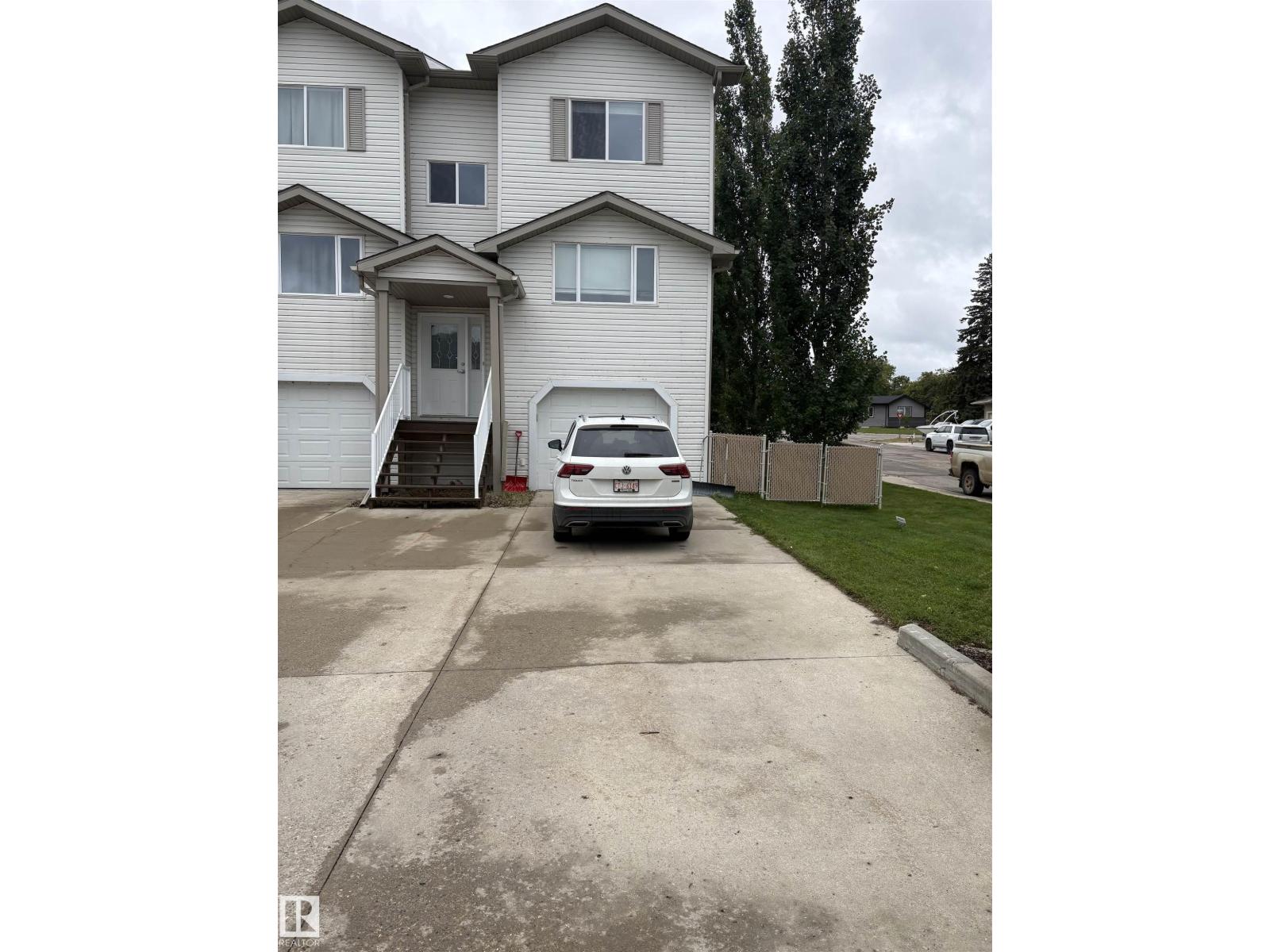 1001 7 Av Property Photo 2