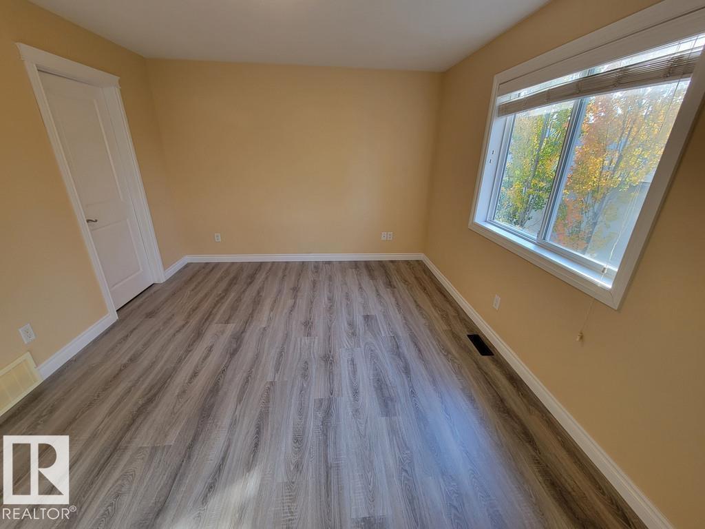 1001 7 Av Property Photo 16