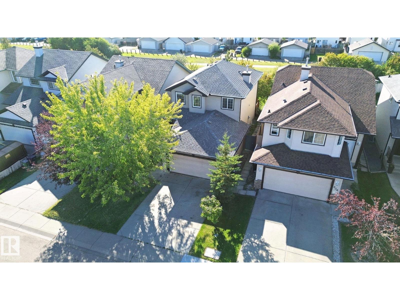 610 87 St Sw Property Photo 2