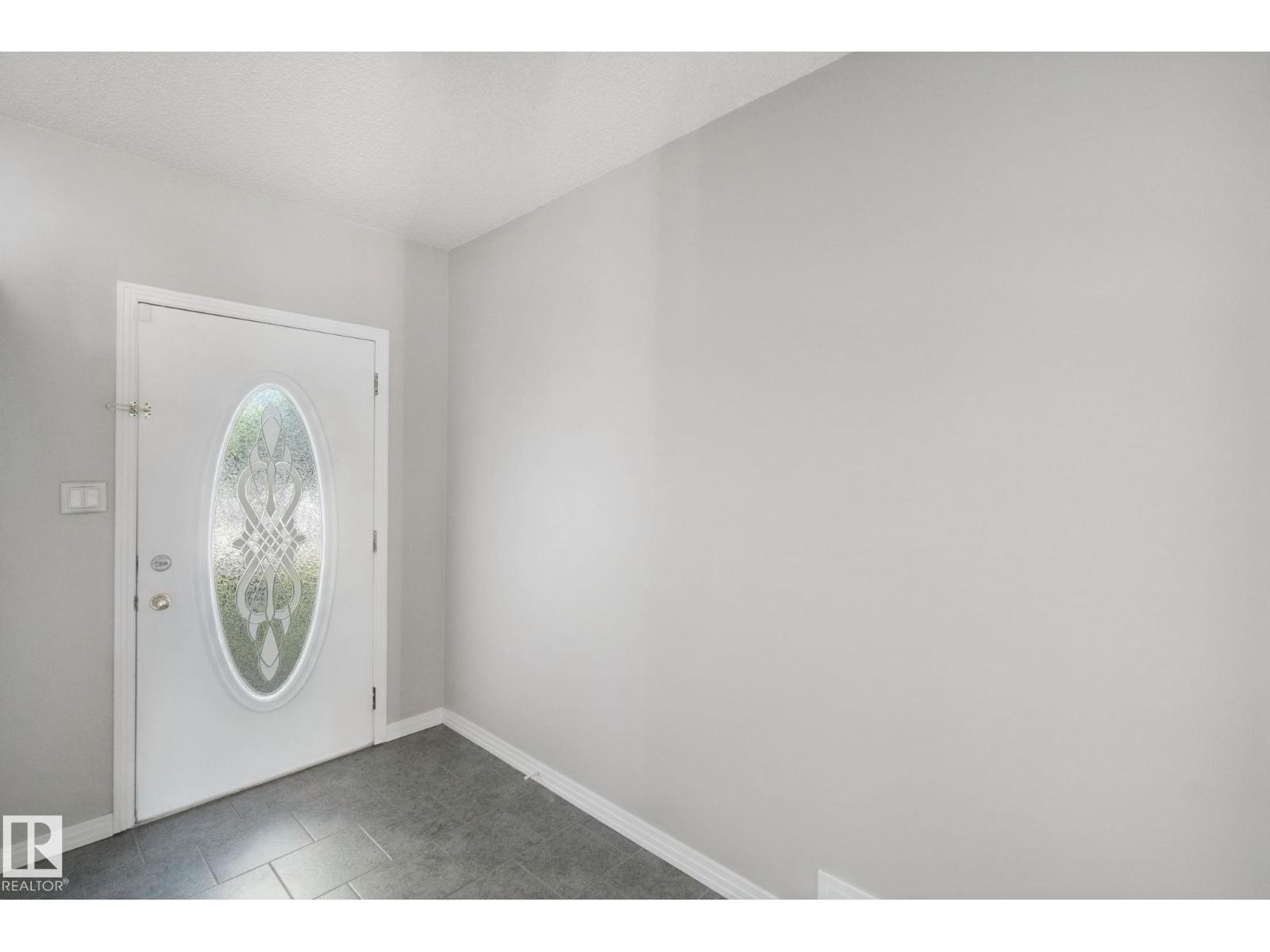 610 87 St Sw Property Photo 4