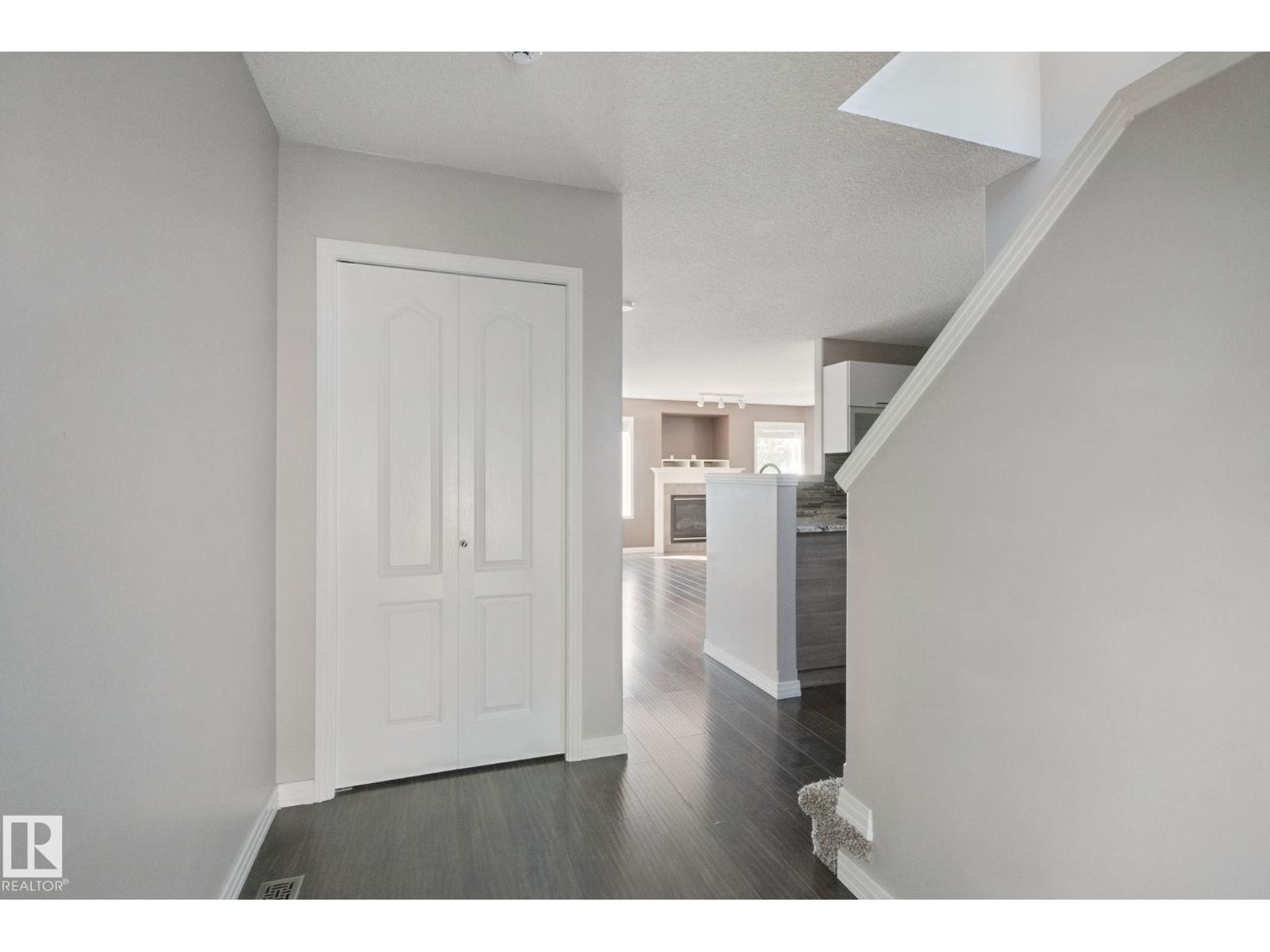 610 87 St Sw Property Photo 5