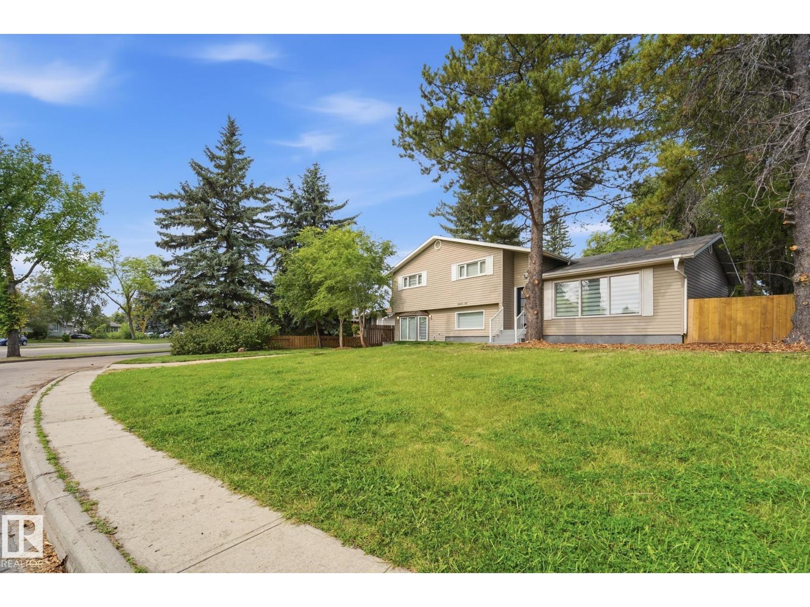 14214 87 Av Nw Property Photo 2