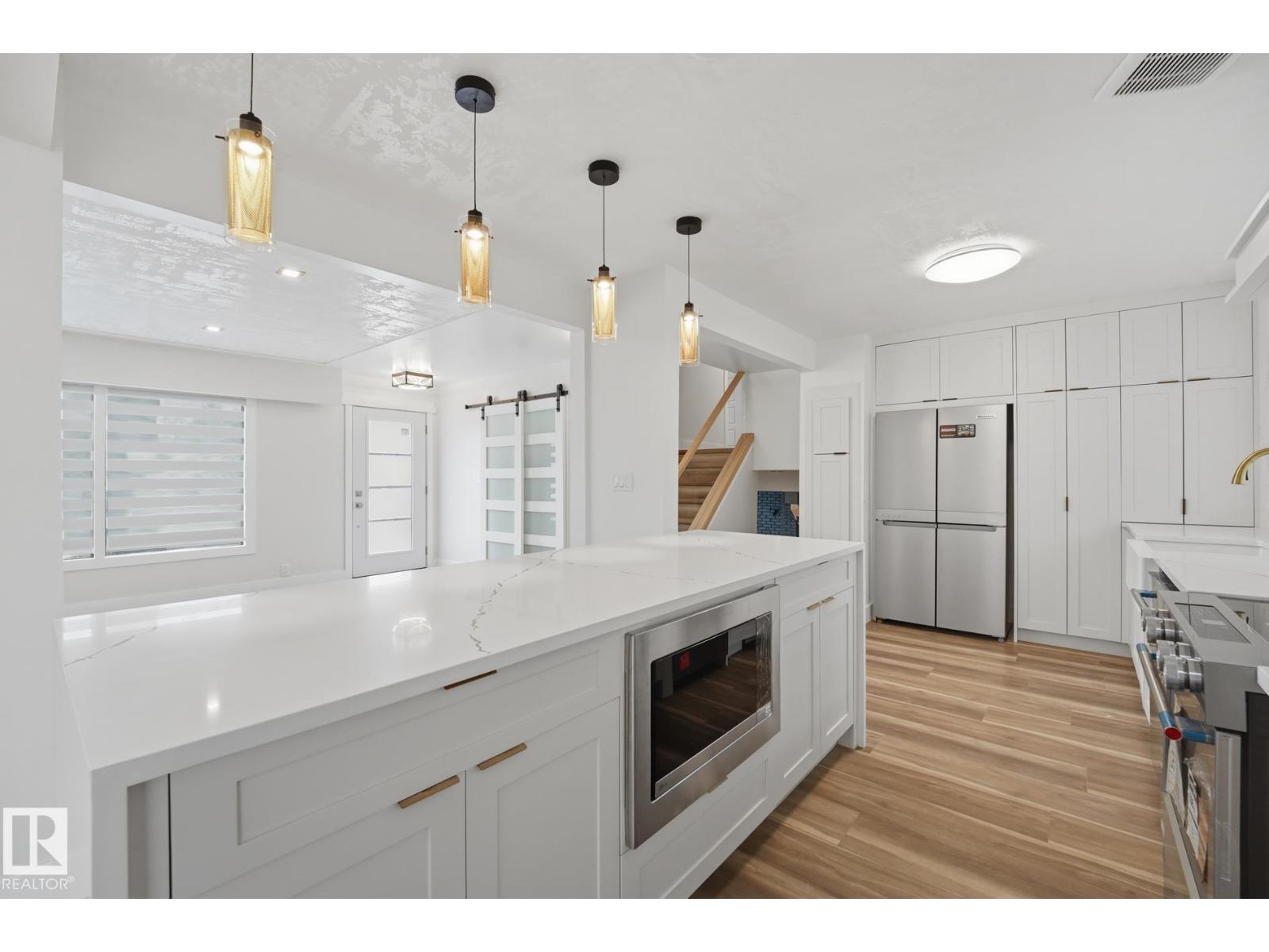 14214 87 Av Nw Property Photo 3