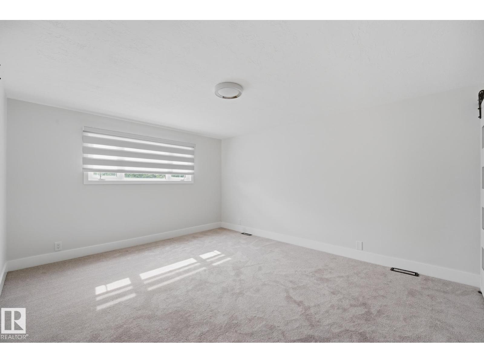 14214 87 Av Nw Property Photo 17