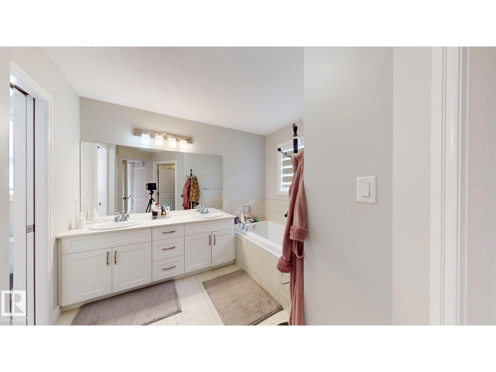22407 99 Av Nw Property Photo 22