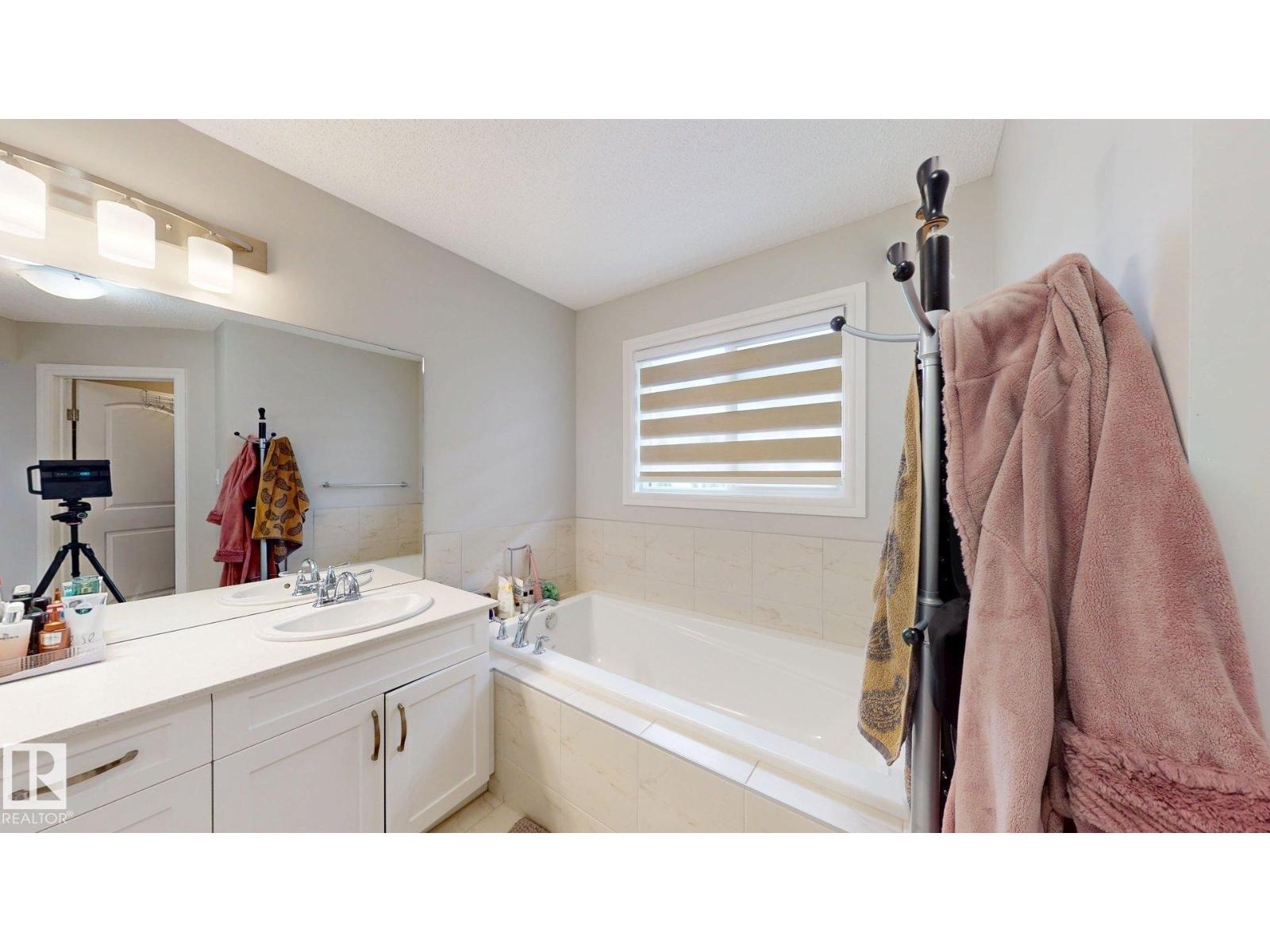 22407 99 Av Nw Property Photo 24