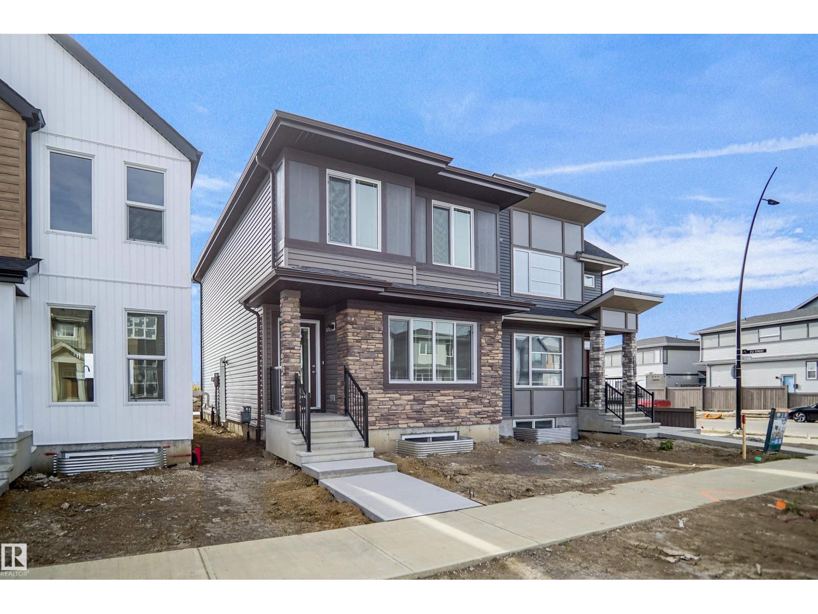 21139 25 Av Nw Property Photo 3