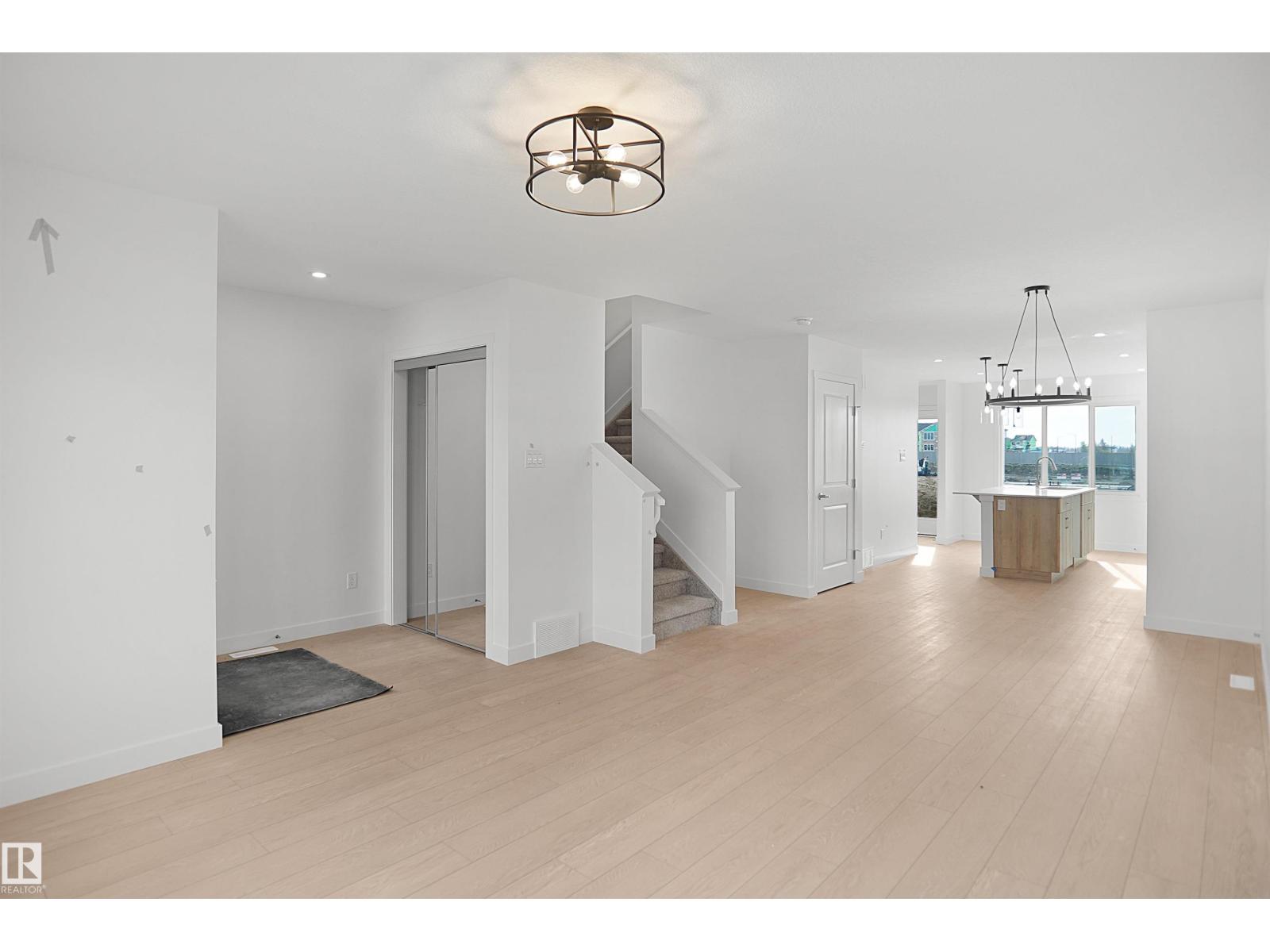 21139 25 Av Nw Property Photo 6