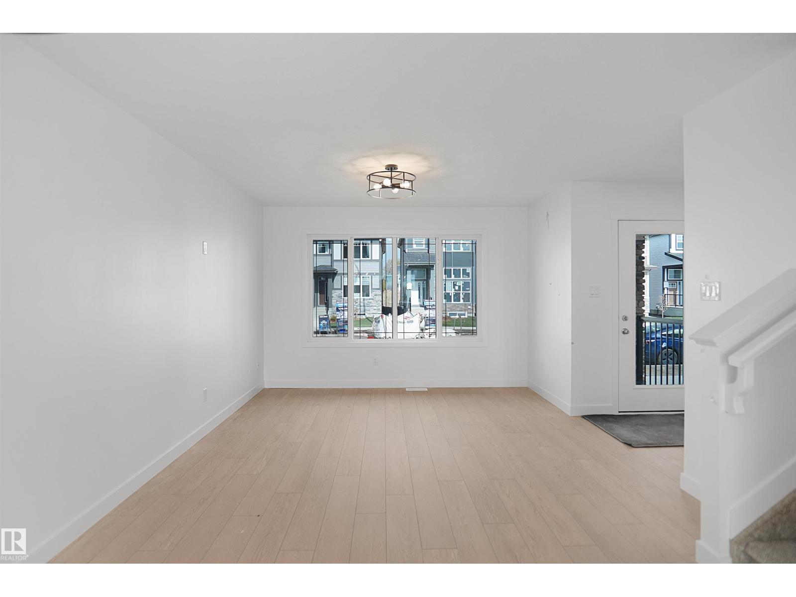 21139 25 Av Nw Property Photo 9