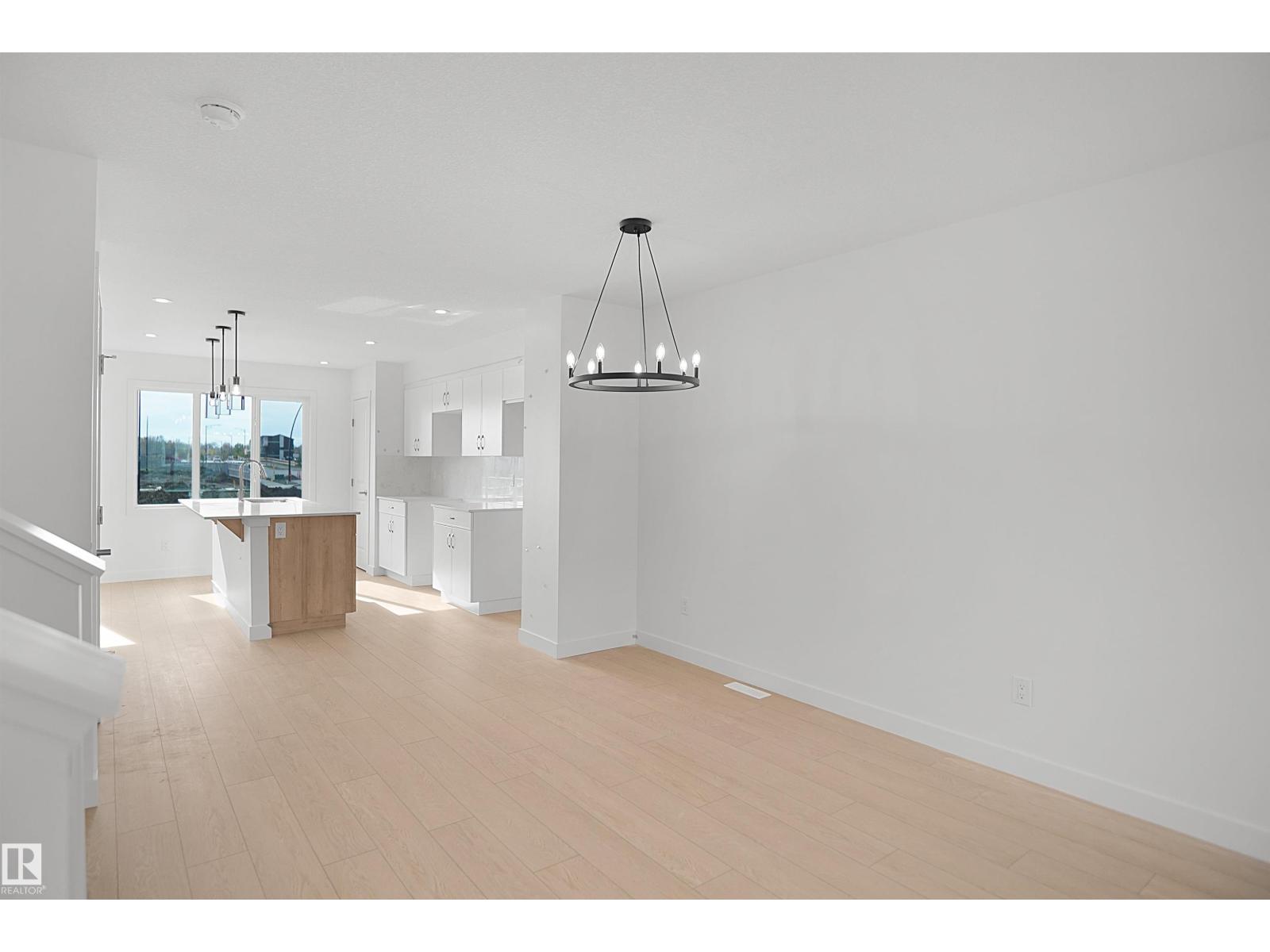 21139 25 Av Nw Property Photo 10