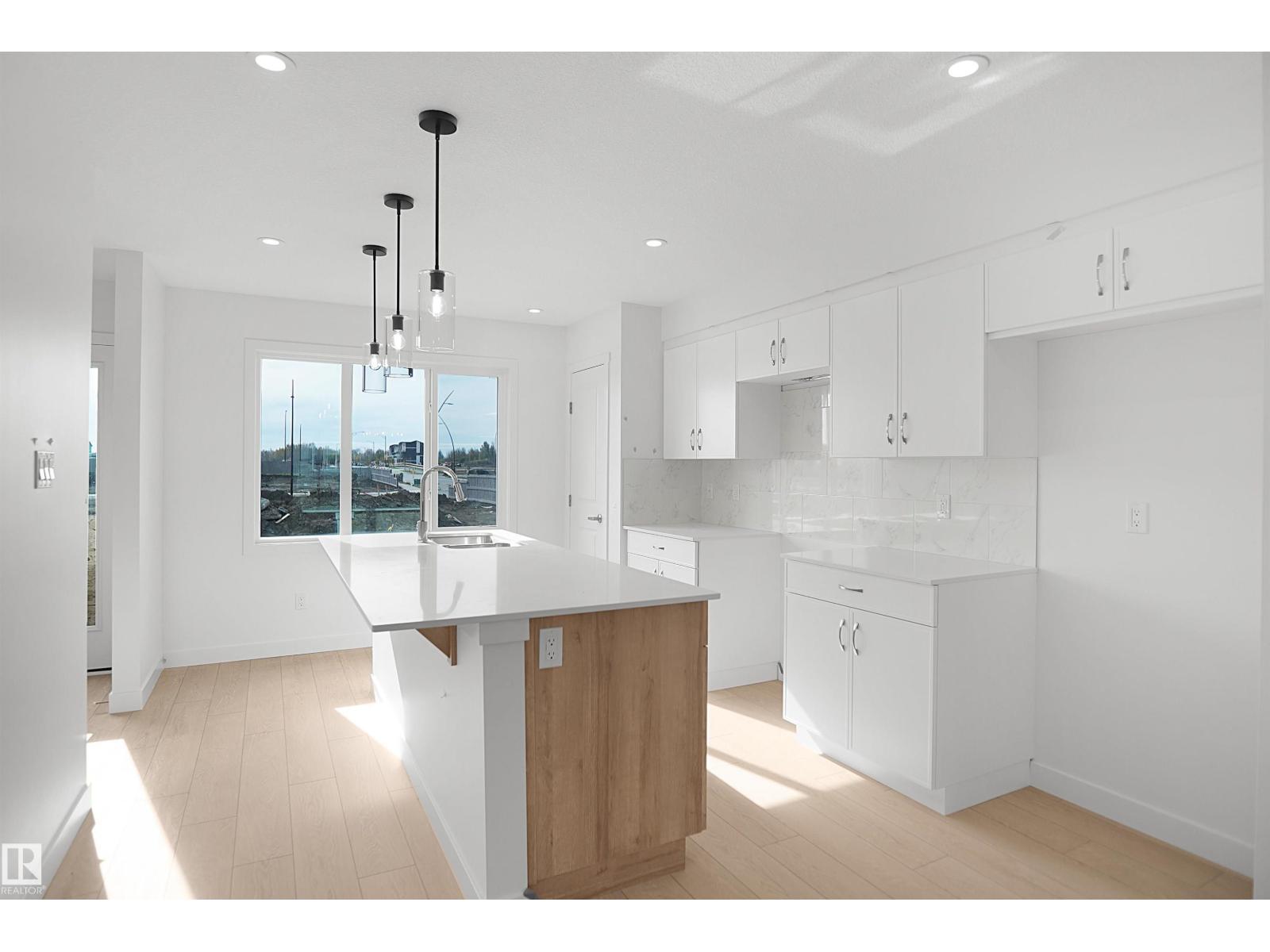 21139 25 Av Nw Property Photo 12