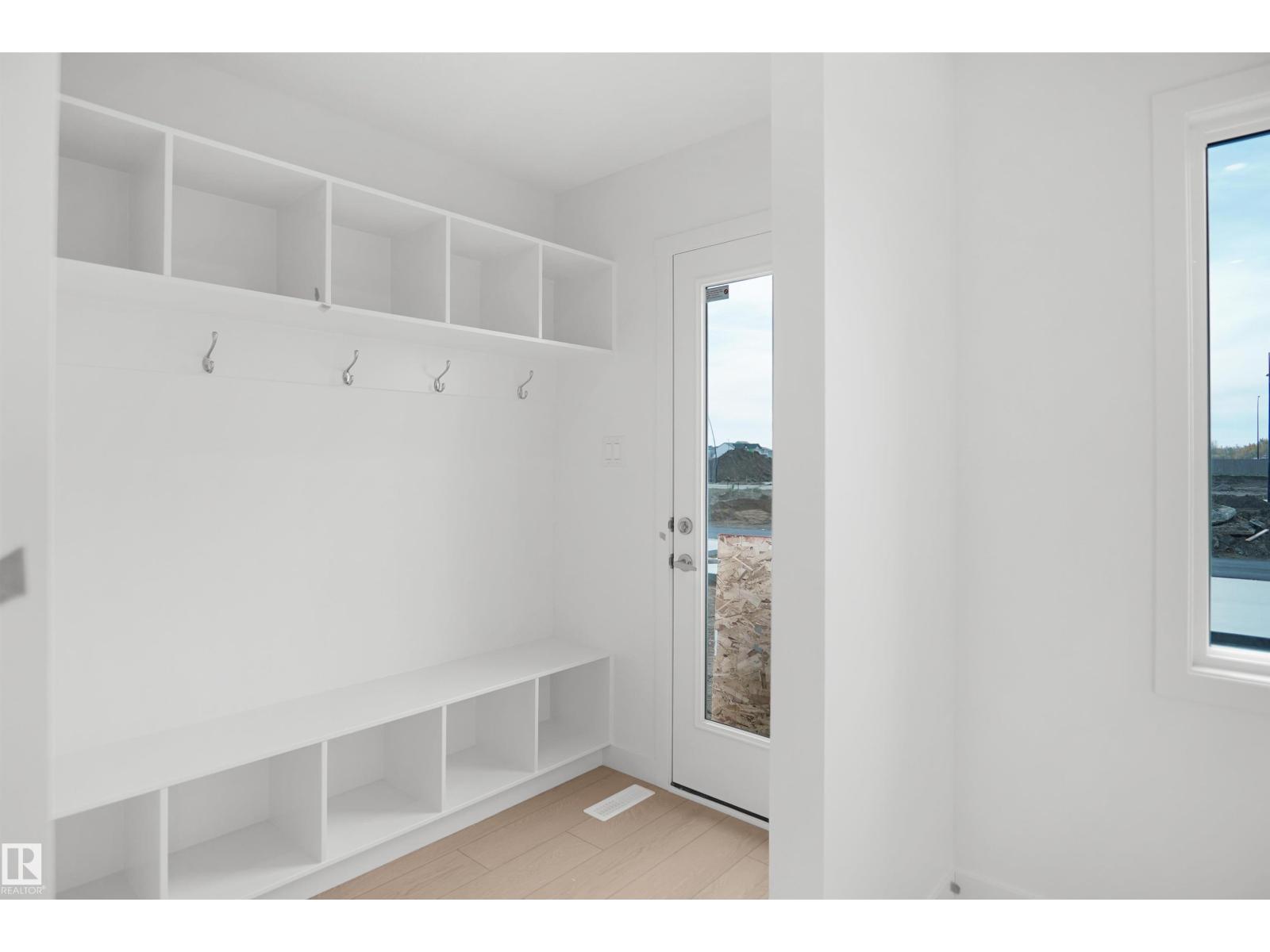 21139 25 Av Nw Property Photo 16