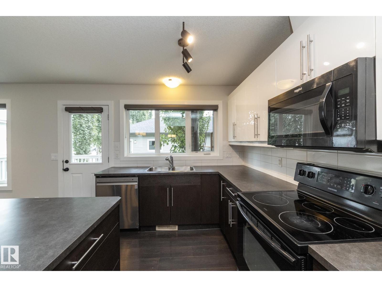 53/55 Michigan St Property Photo 11