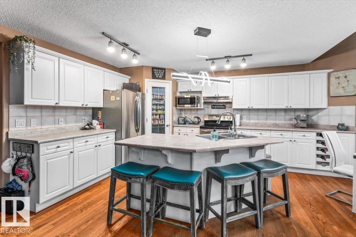 184 Foxboro Pl Property Photo 6