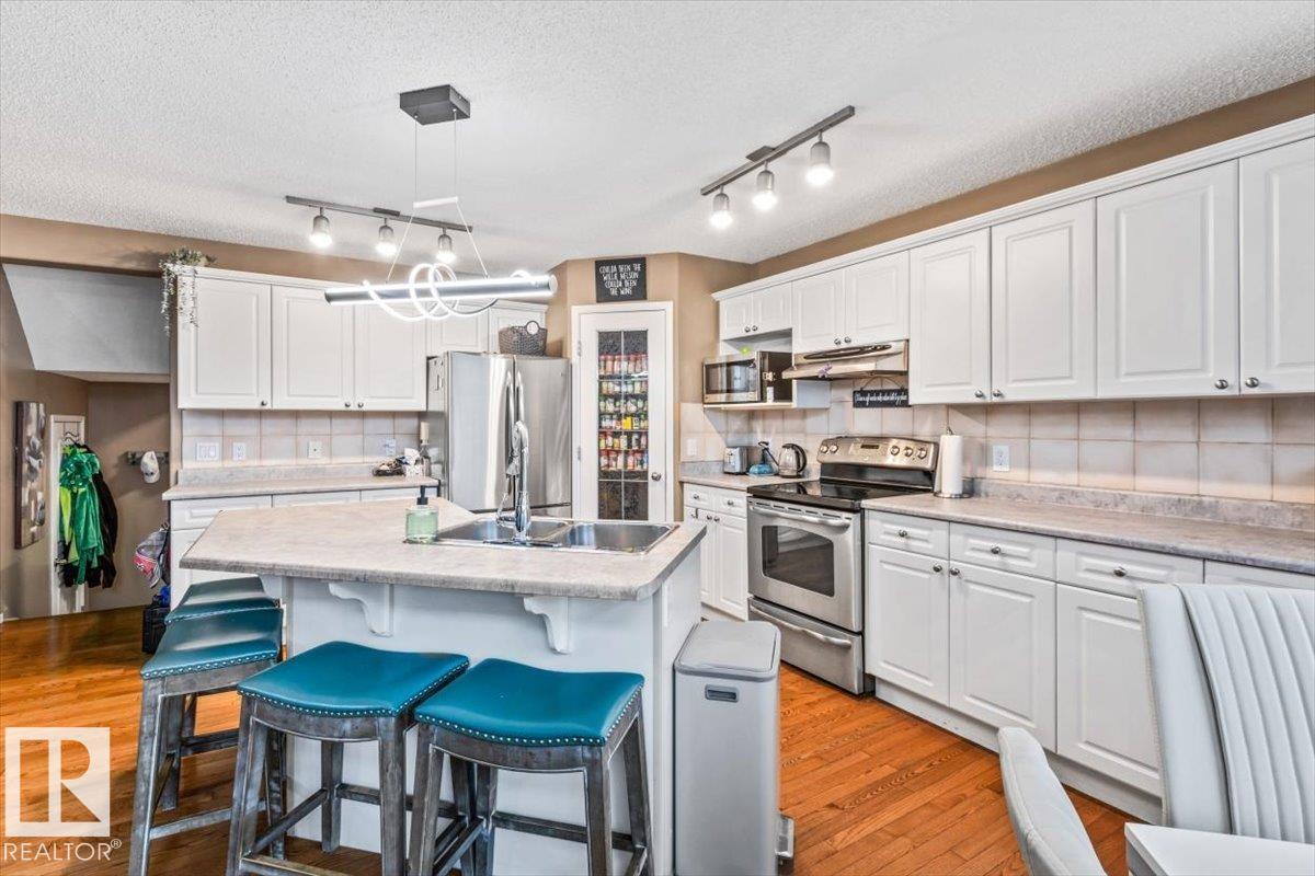 184 Foxboro Pl Property Photo 7