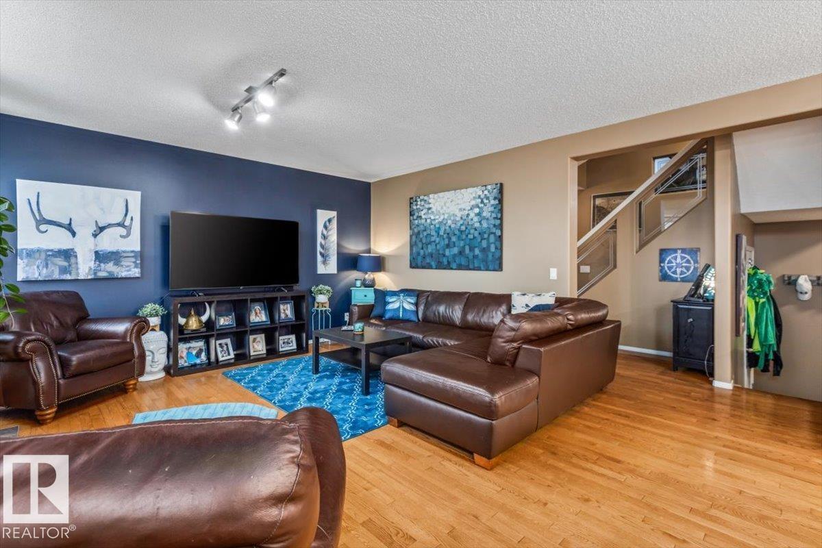 184 Foxboro Pl Property Photo 12