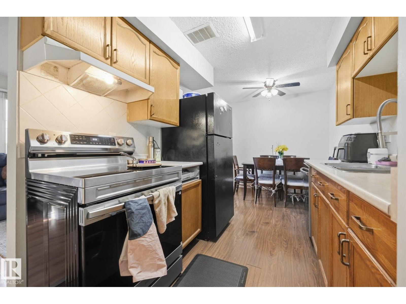 #2 14120 80 St Nw Property Photo 9