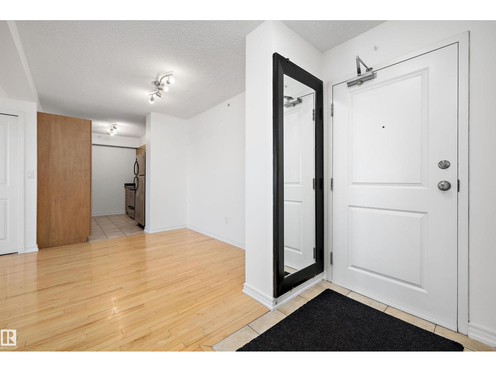 #1205 10303 105 St Nw Property Photo 5