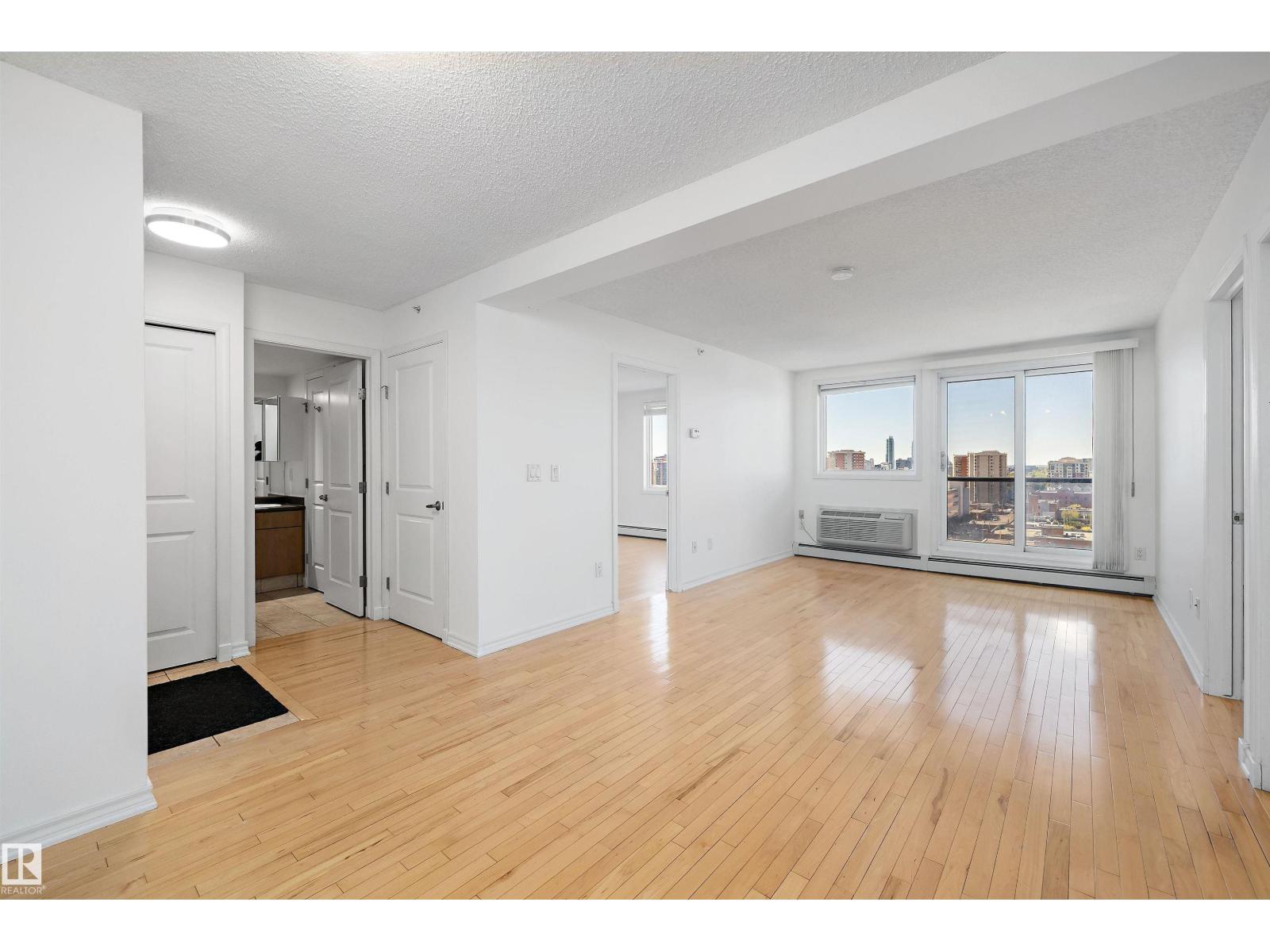 #1205 10303 105 St Nw Property Photo 8