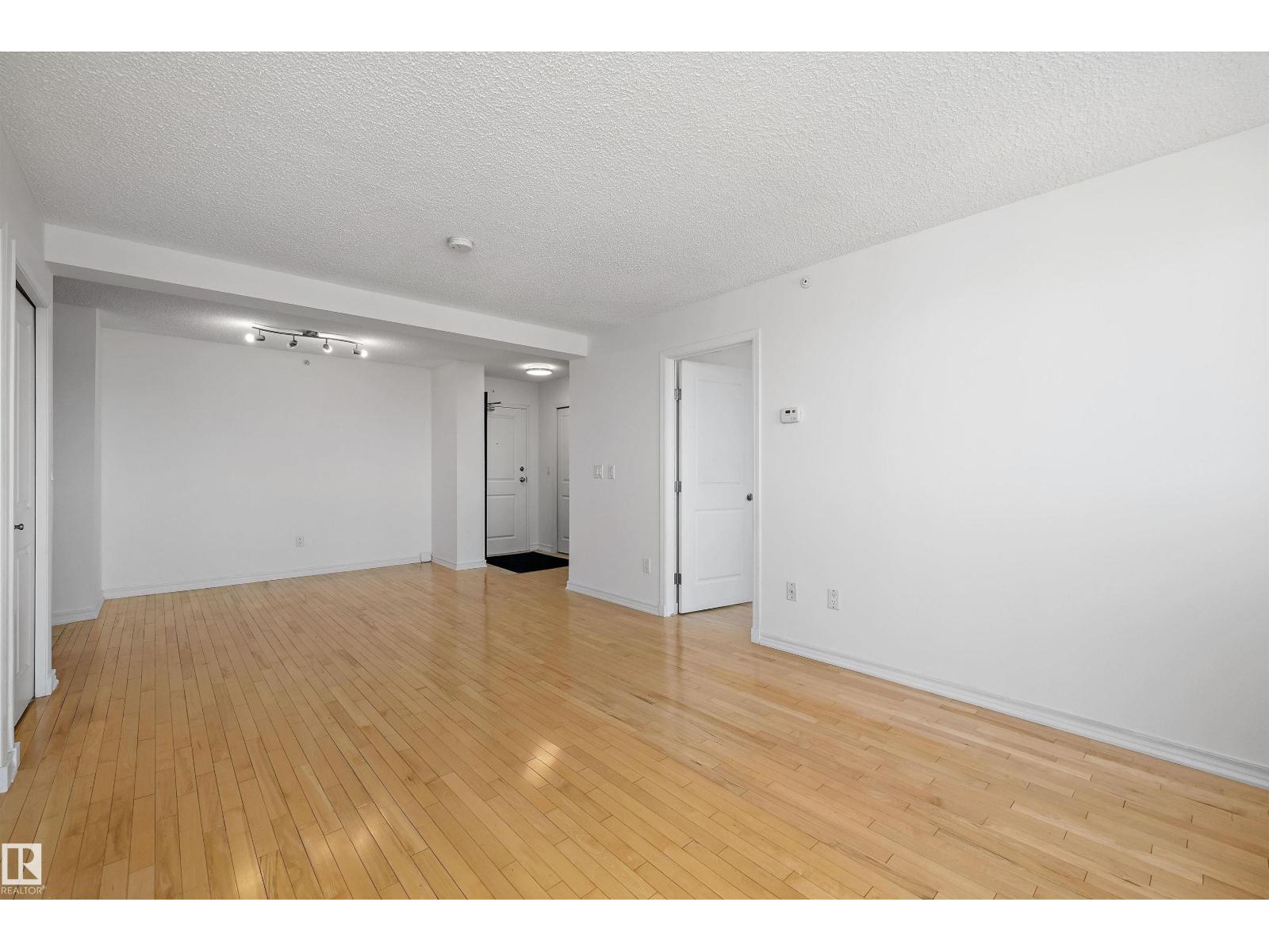 #1205 10303 105 St Nw Property Photo 17