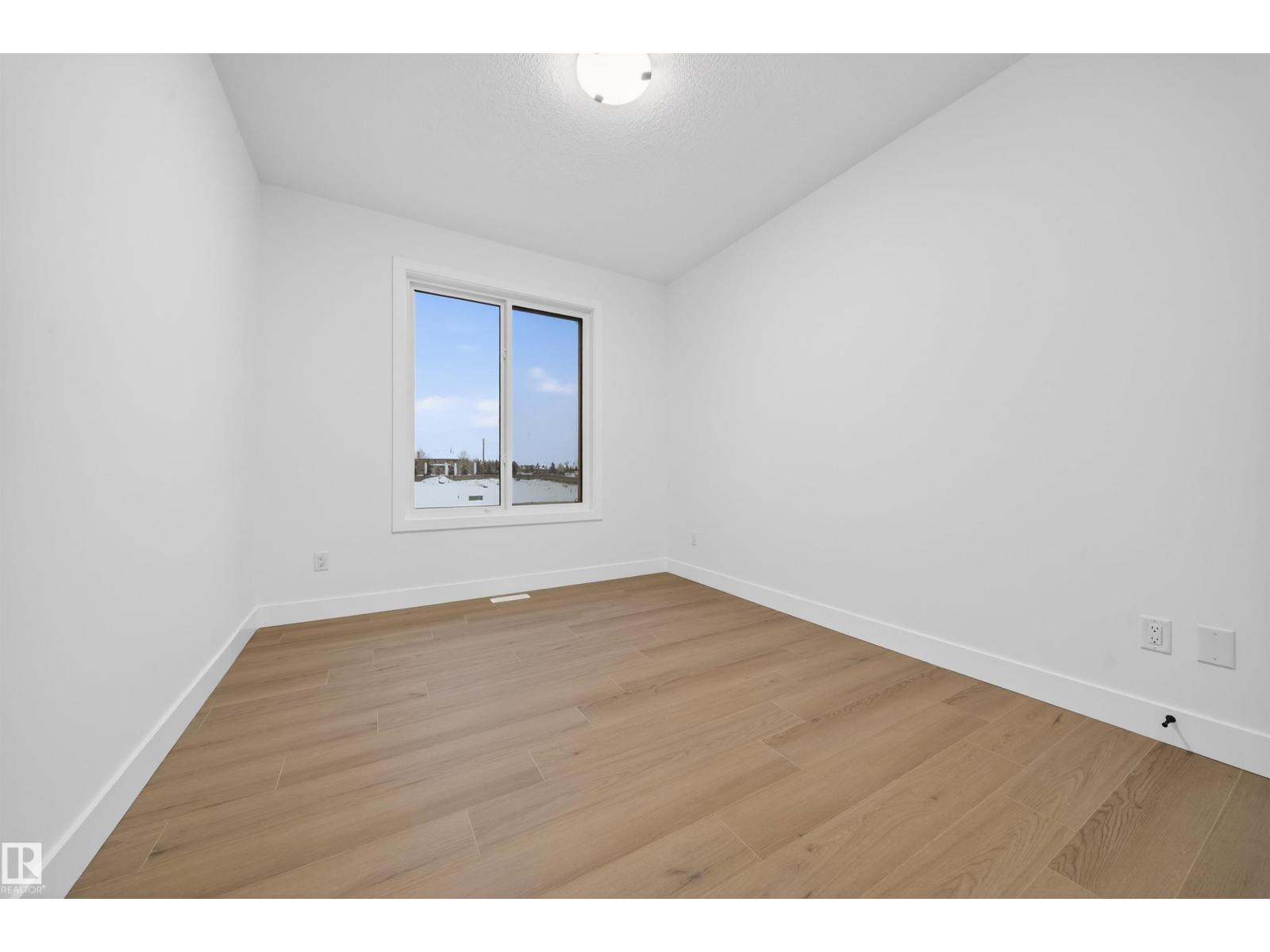 5922 19 St Property Photo 19