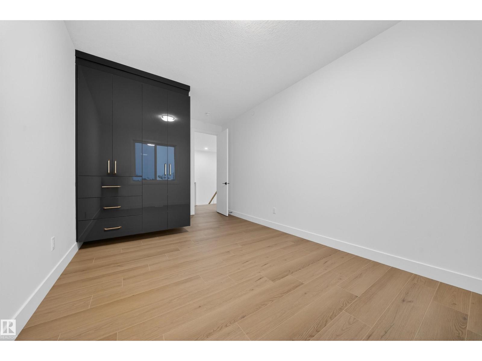 5922 19 St Property Photo 36