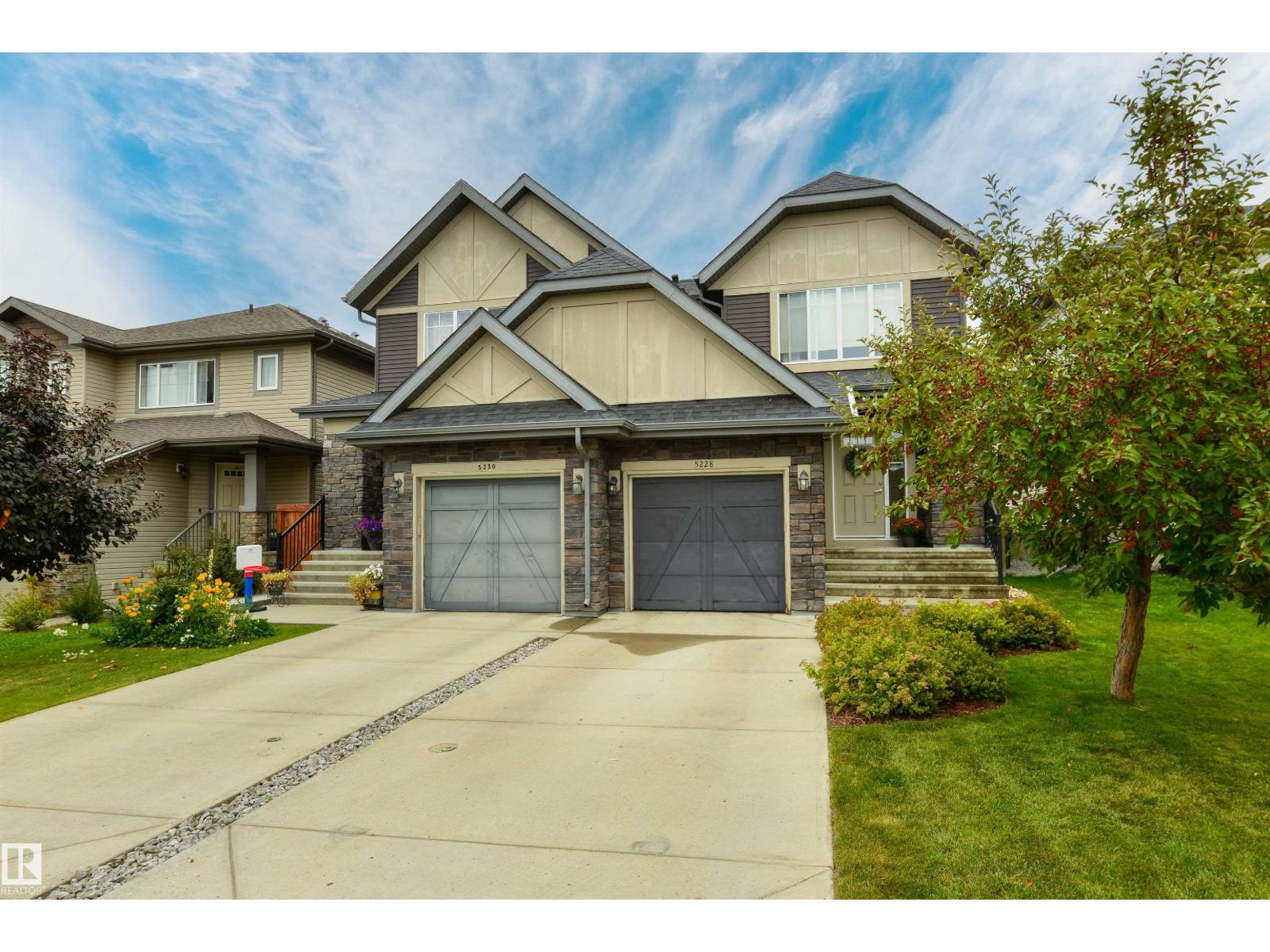 5228 20 Av Sw Property Photo 2