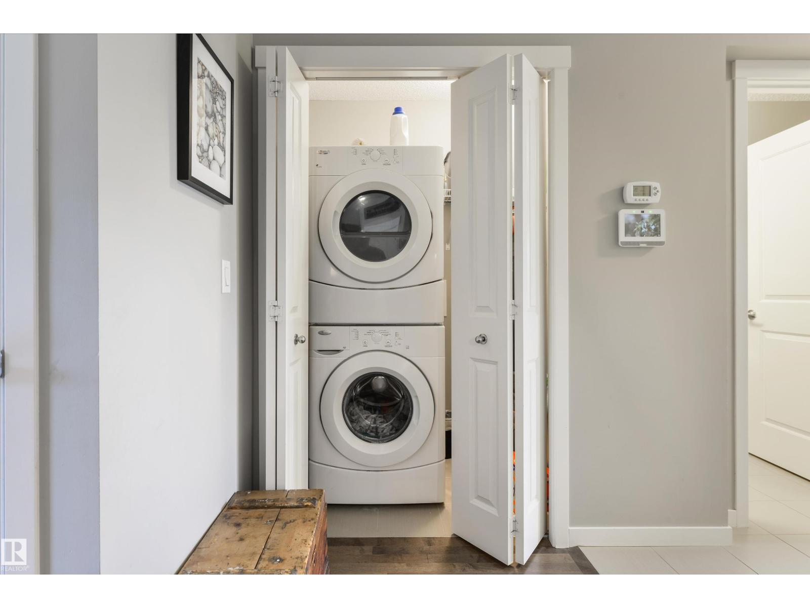 5228 20 Av Sw Property Photo 7