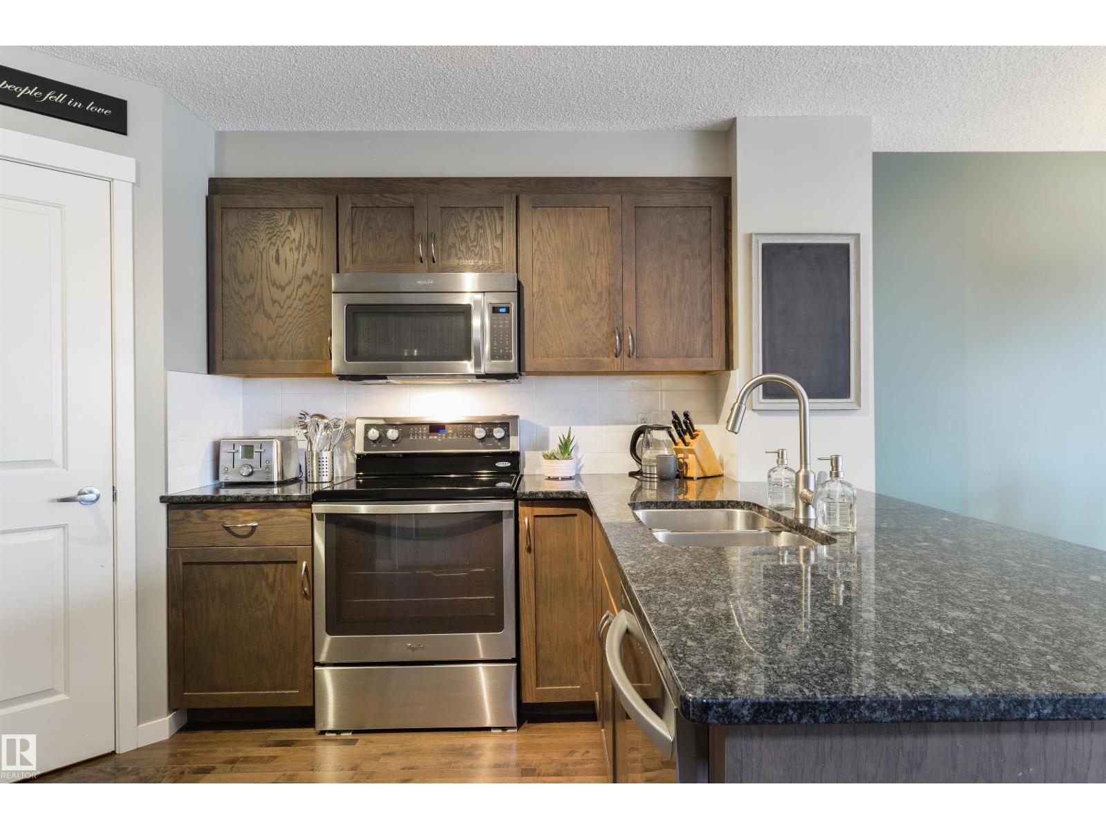 5228 20 Av Sw Property Photo 9