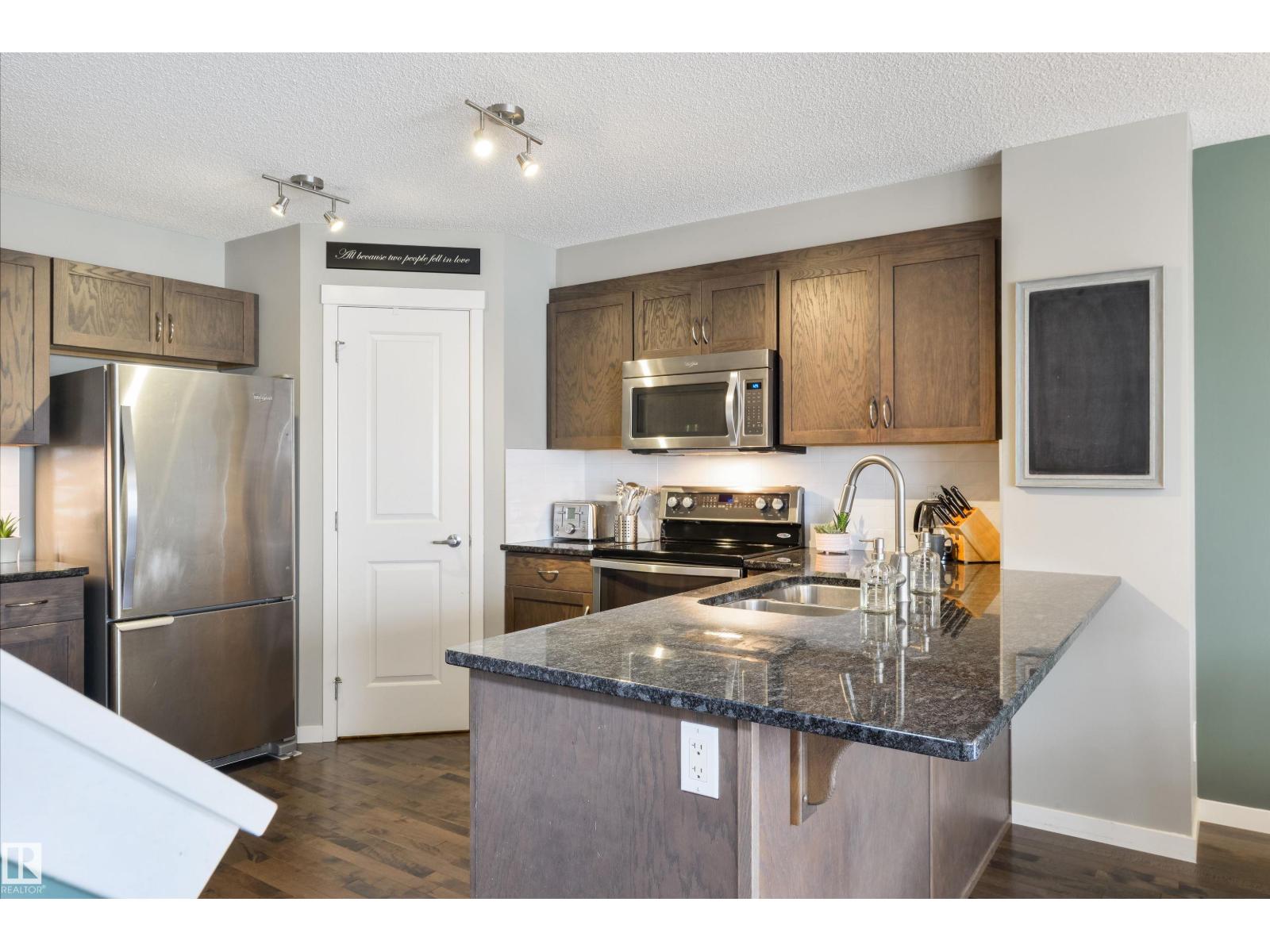 5228 20 Av Sw Property Photo 10
