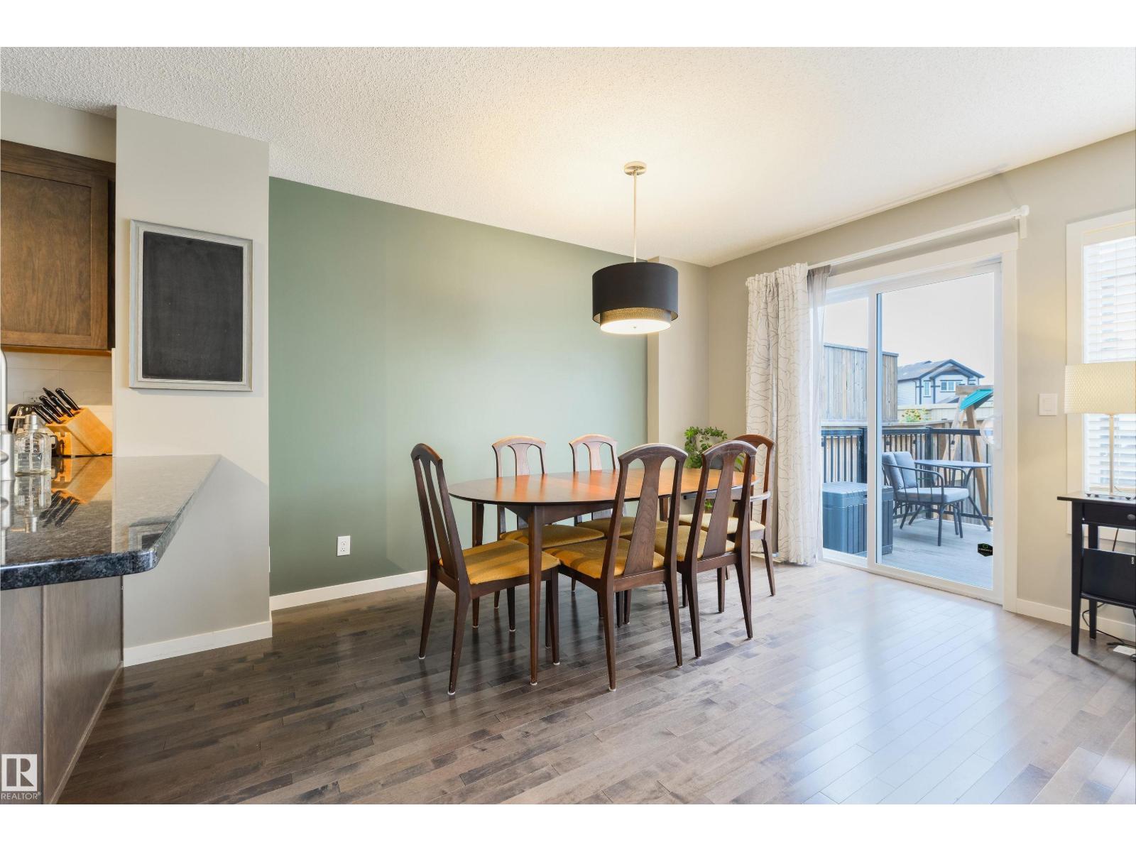 5228 20 Av Sw Property Photo 12