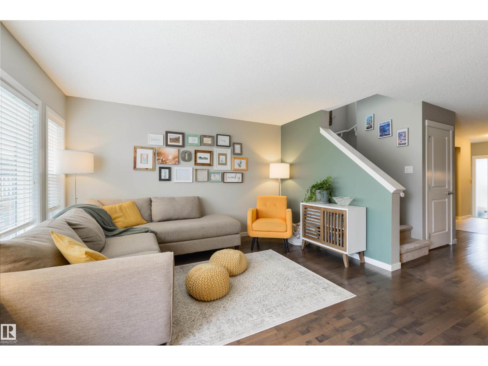 5228 20 Av Sw Property Photo 15