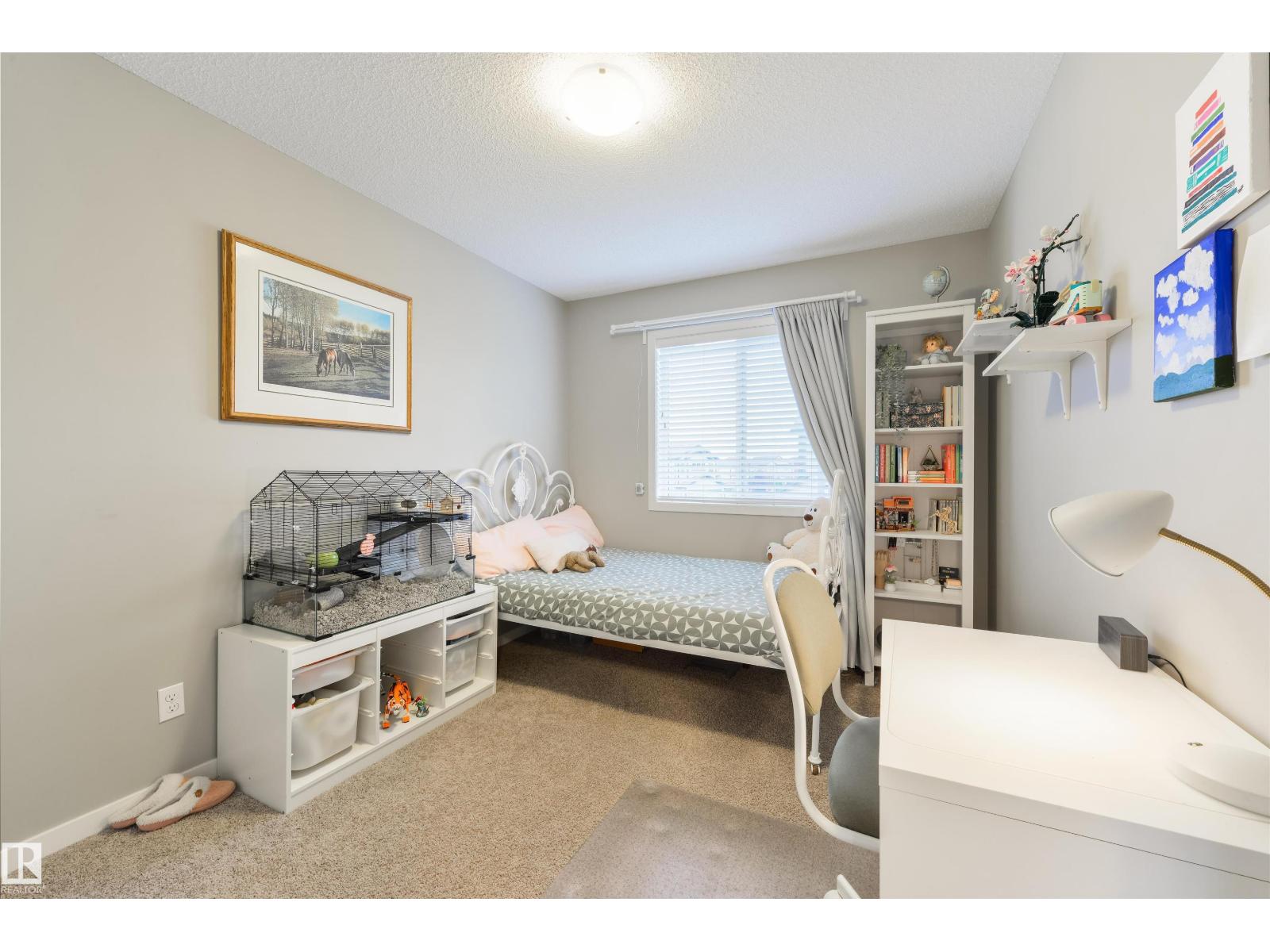 5228 20 Av Sw Property Photo 21
