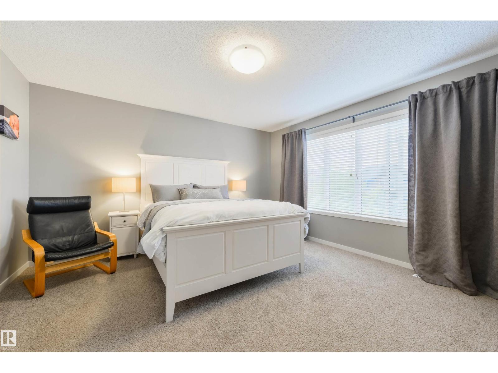 5228 20 Av Sw Property Photo 28