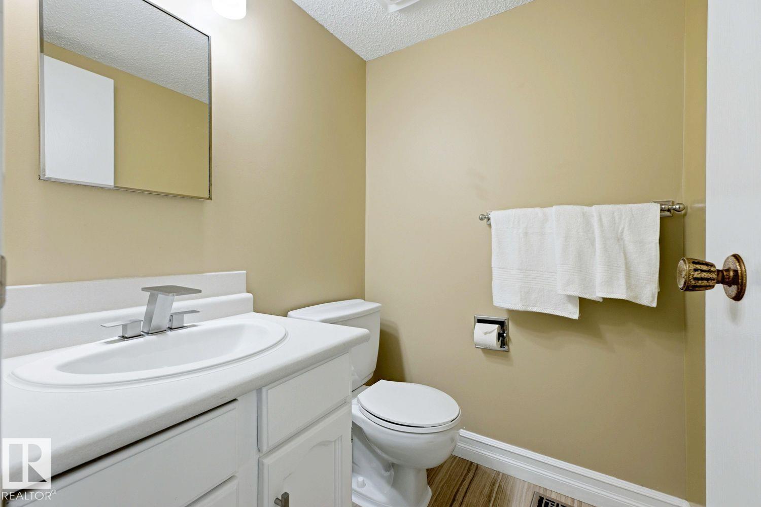 11317 22 Av Nw Property Photo 9