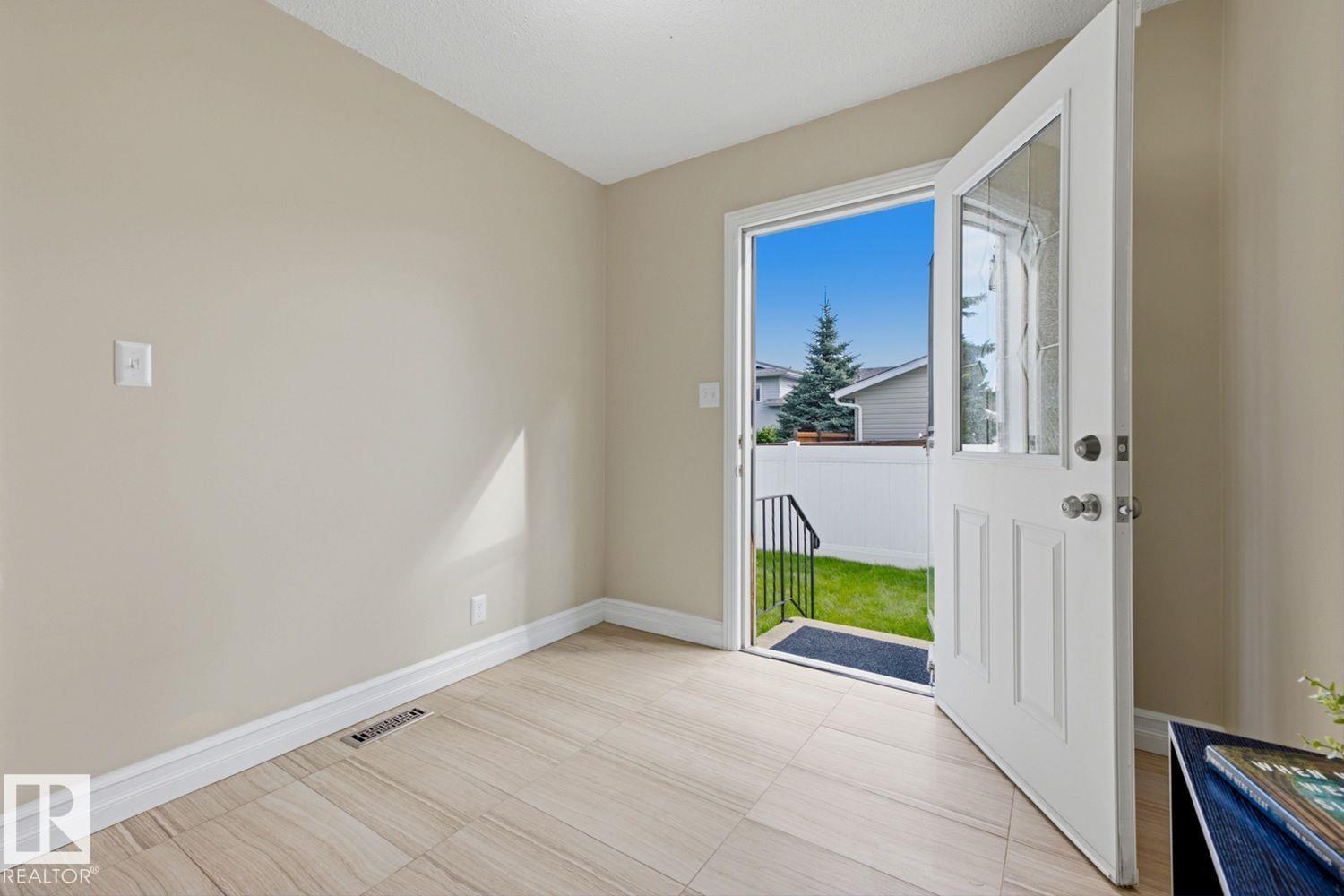 11317 22 Av Nw Property Photo 24